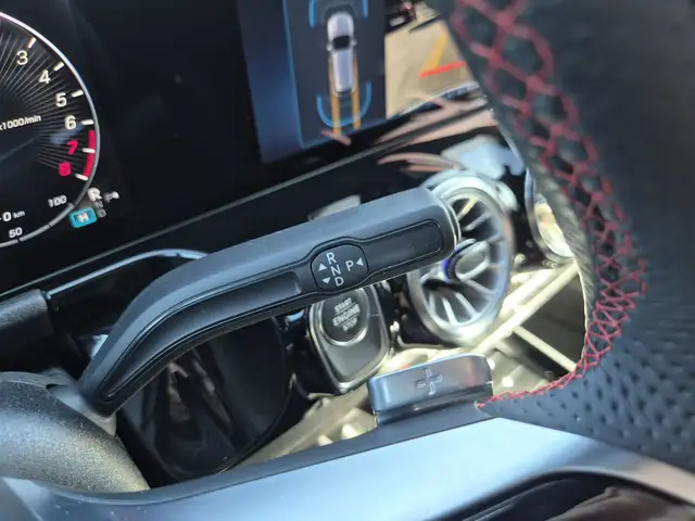 Mercedes-Benz GLA view 10