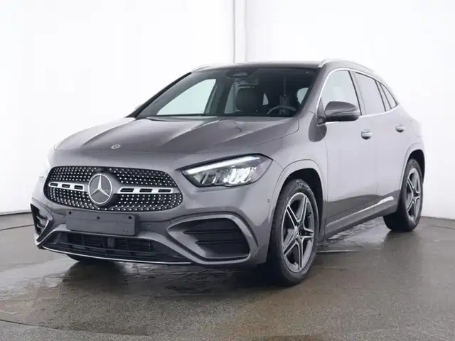 Mercedes-Benz GLA 180 Automatic AMG Line Advanced Plus