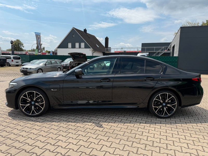 BMW 530 e Limousine*M Sport*LED*Harman/kardon*20"Alu — photo 9
