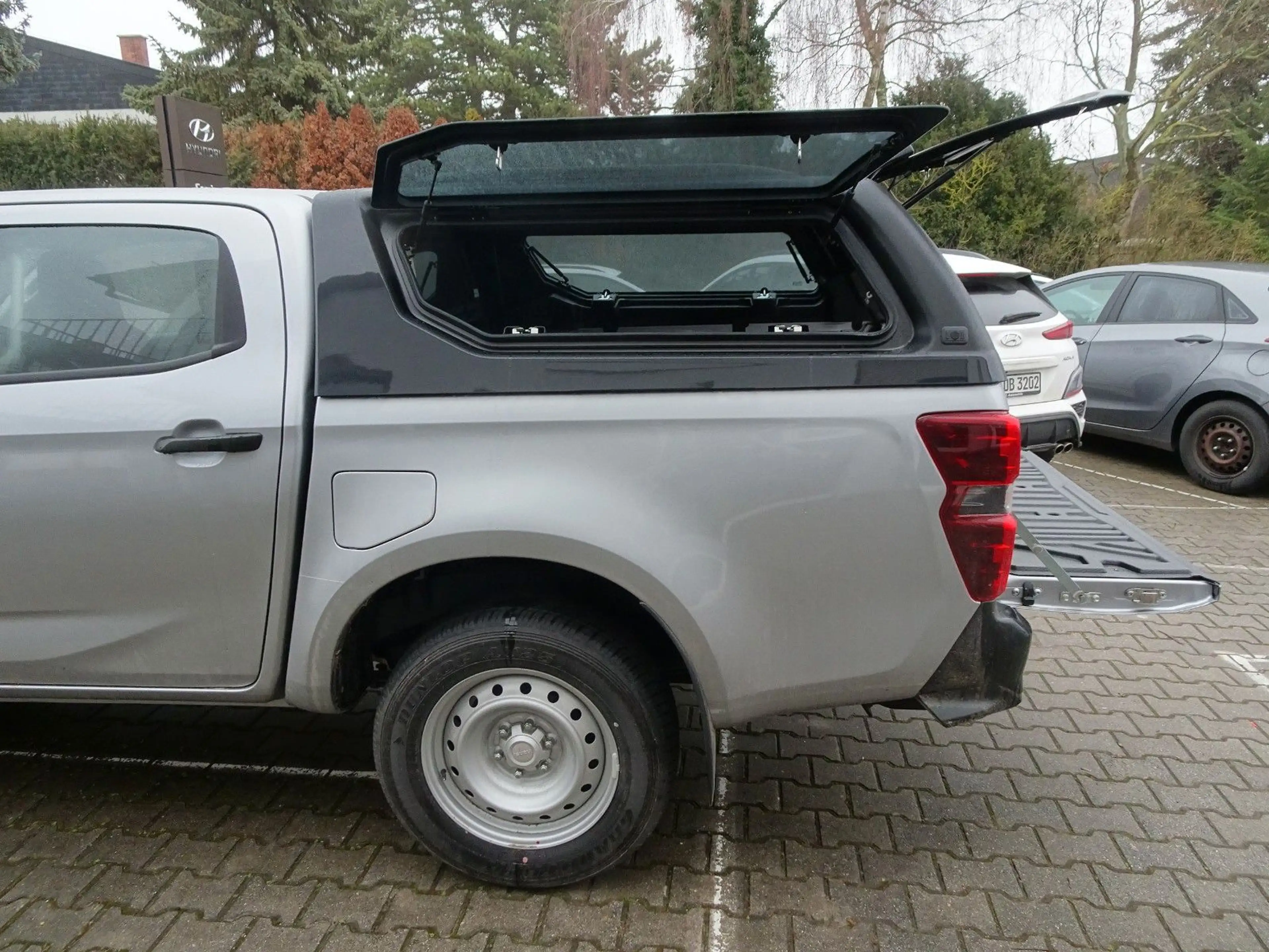 Isuzu D-Max Double Cab "L", Hardtop, AHK usw. — photo 5