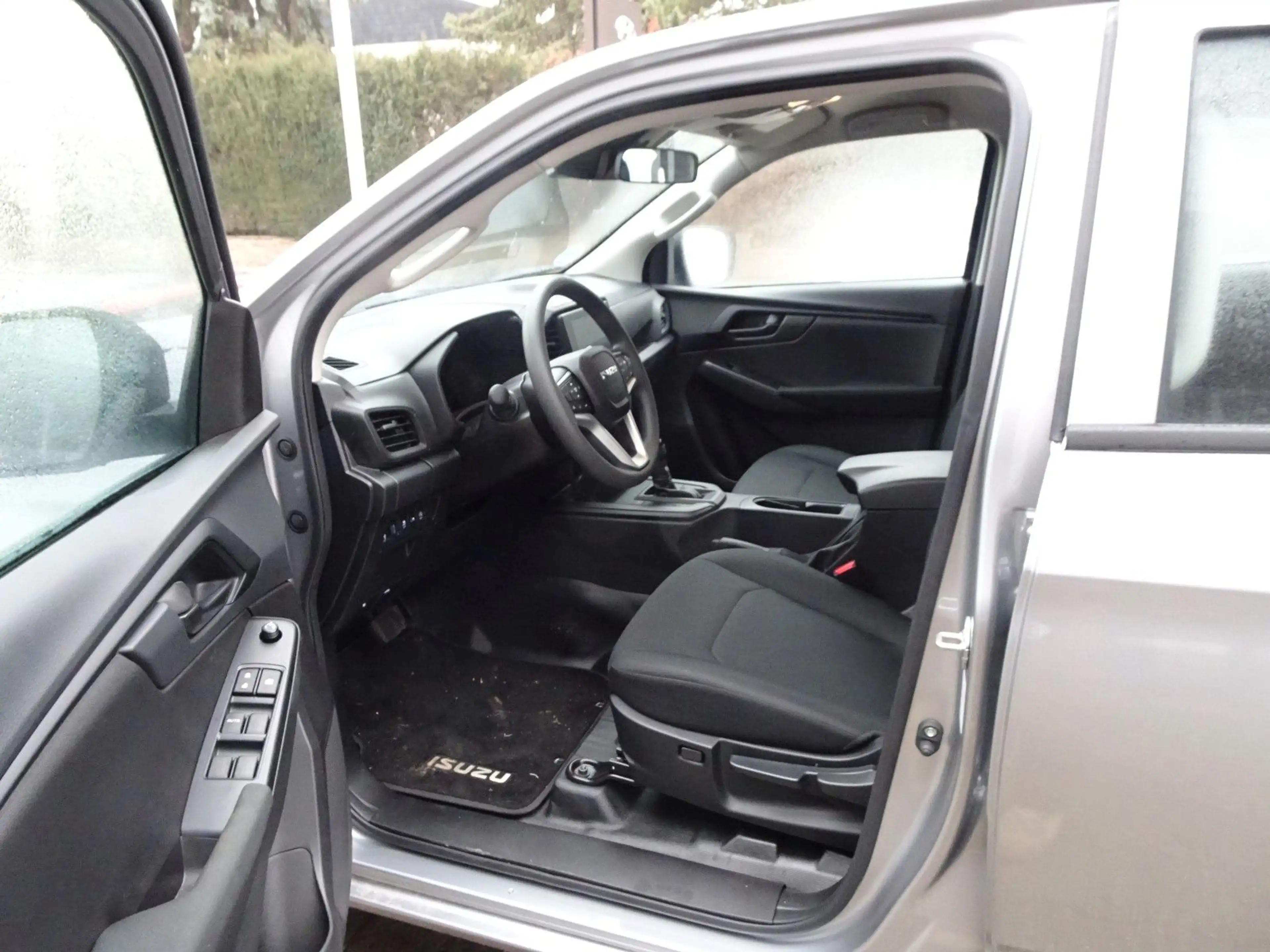 Isuzu D-Max Double Cab "L", Hardtop, AHK usw. — photo 10