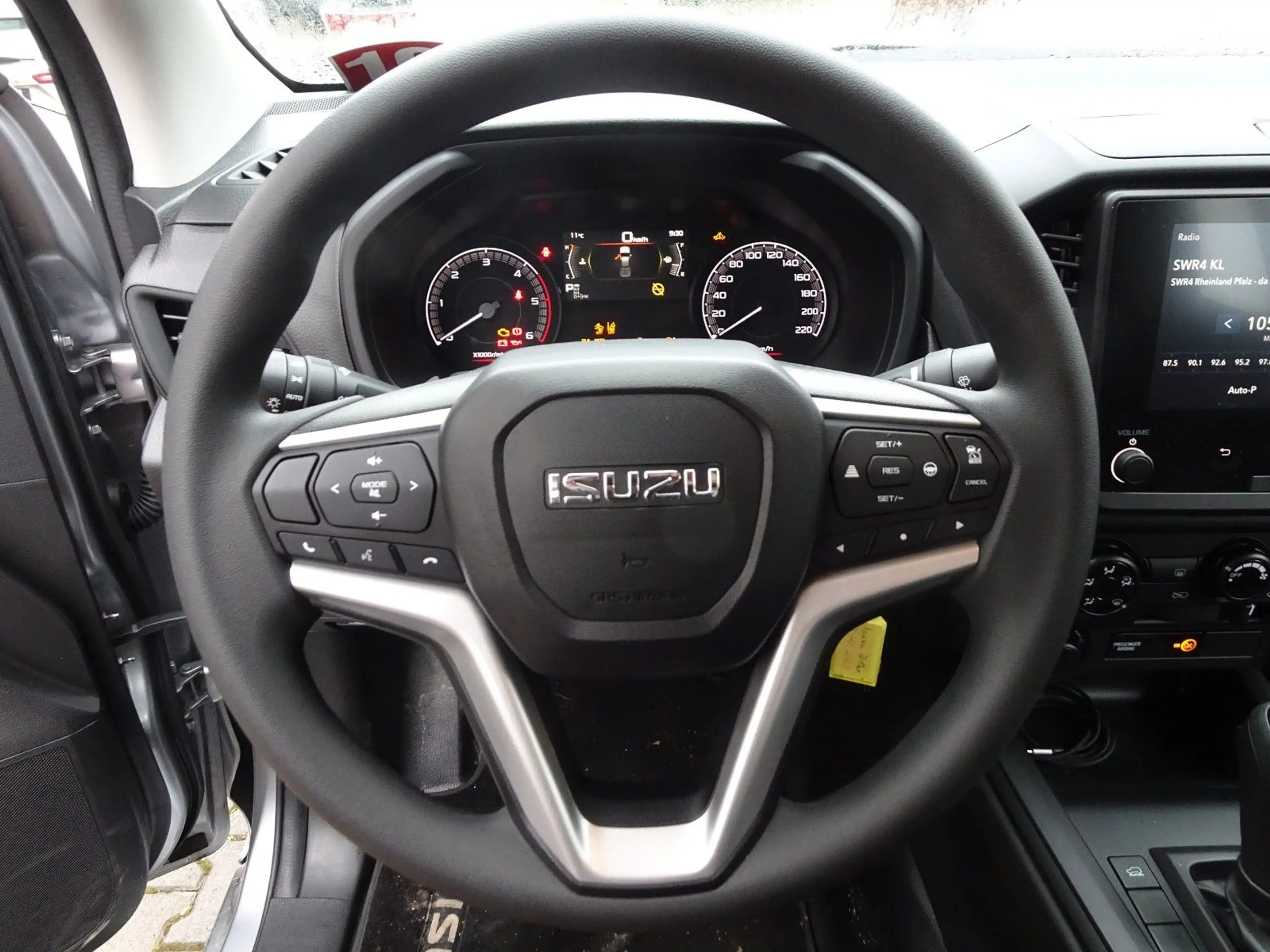 Isuzu D-Max Double Cab "L", Hardtop, AHK usw. — photo 9