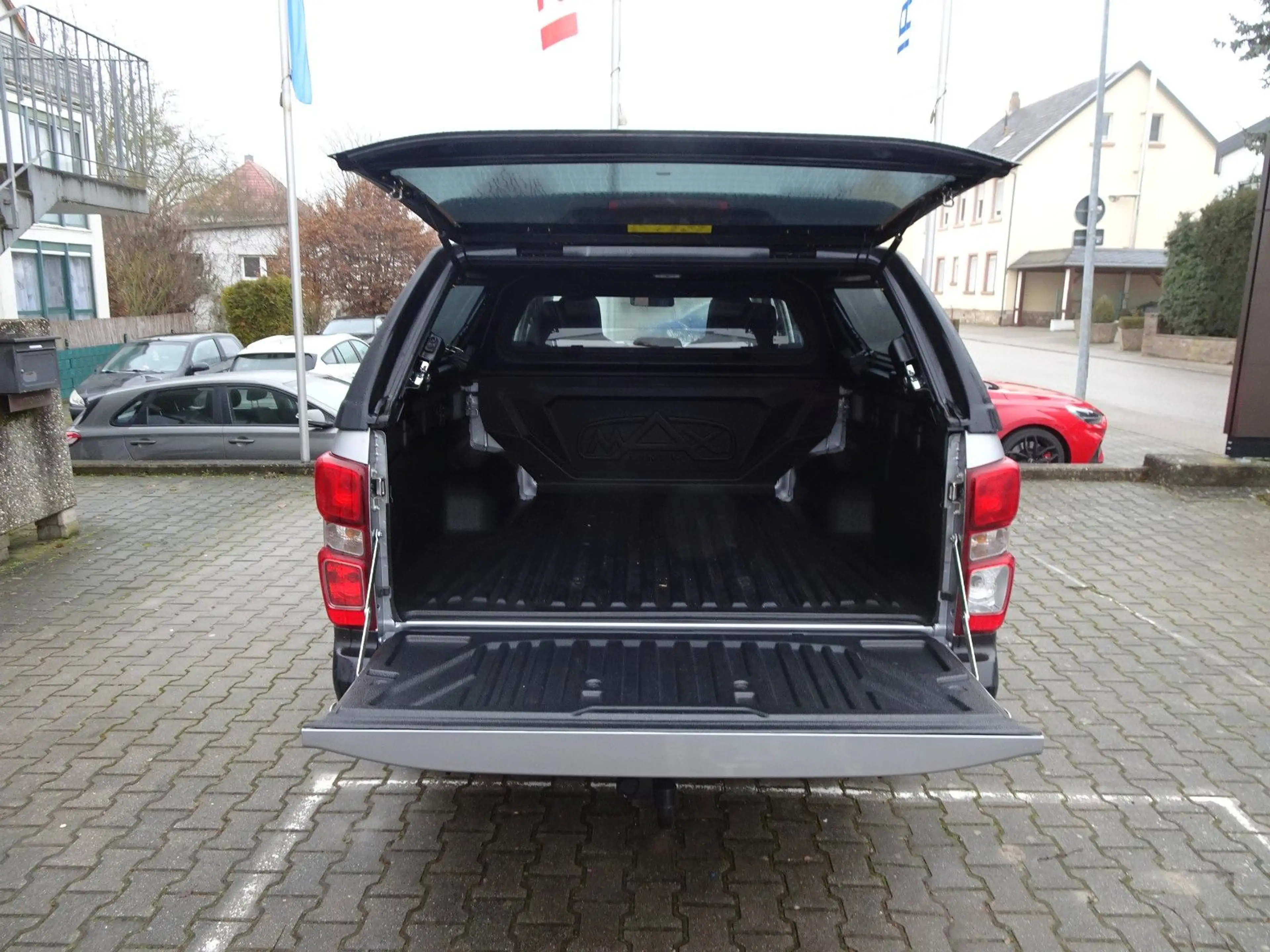 Isuzu D-Max Double Cab "L", Hardtop, AHK usw. — photo 4