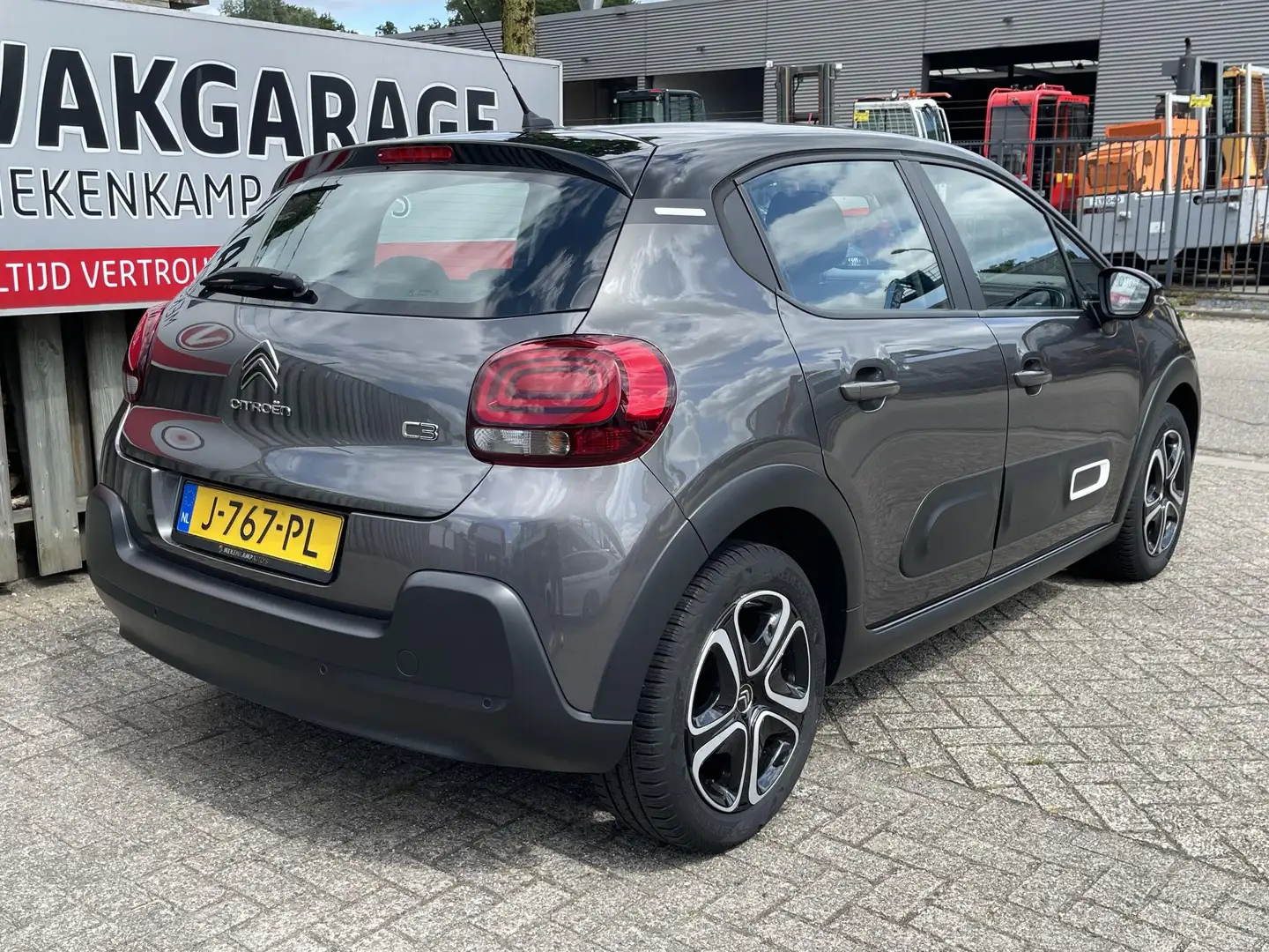 Citroen C3 1.2 PureTech Feel 16"/Navigatie/LED/Android Auto & Grijs - 2