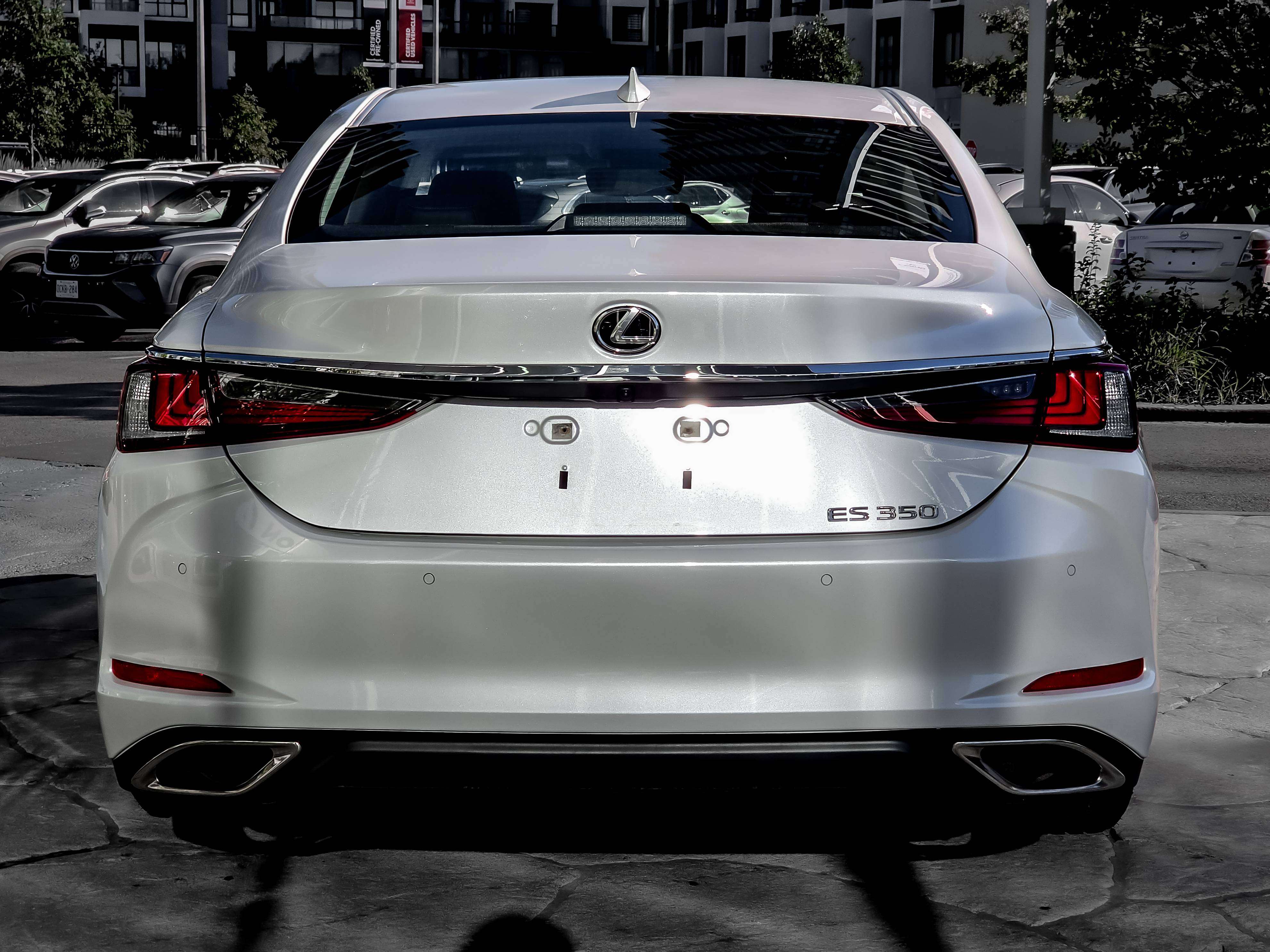 2025 Lexus ES