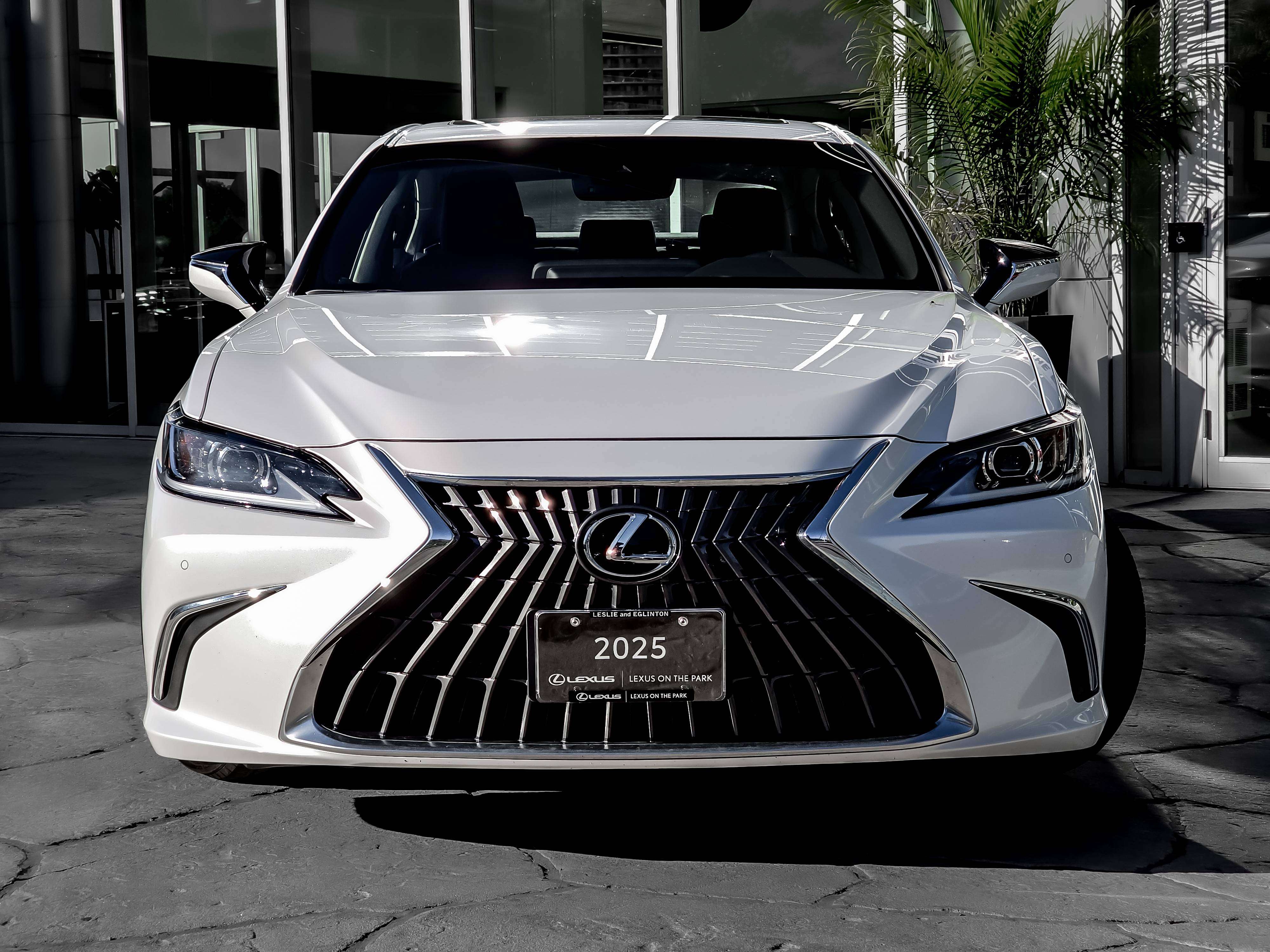 2025 Lexus ES