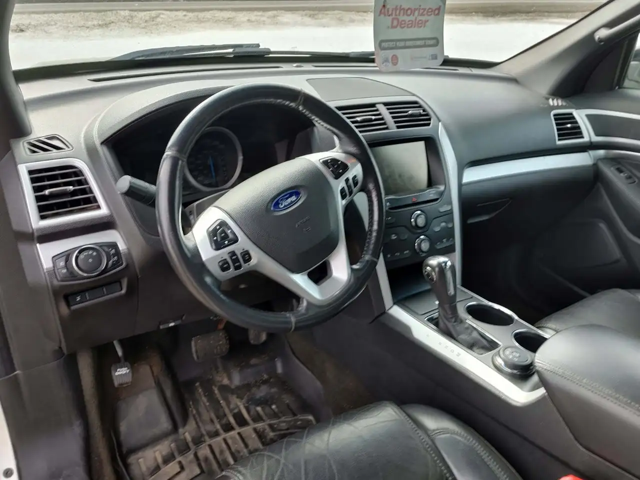 Ford Explorer снимка Ford Explorer