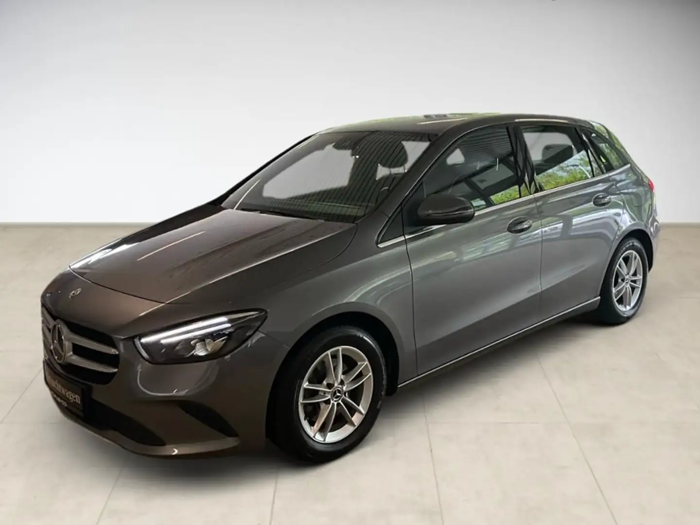Mercedes-Benz B 180 d PDC SHZ LED SpurH AUT Navi LM Virtual Grau - 1