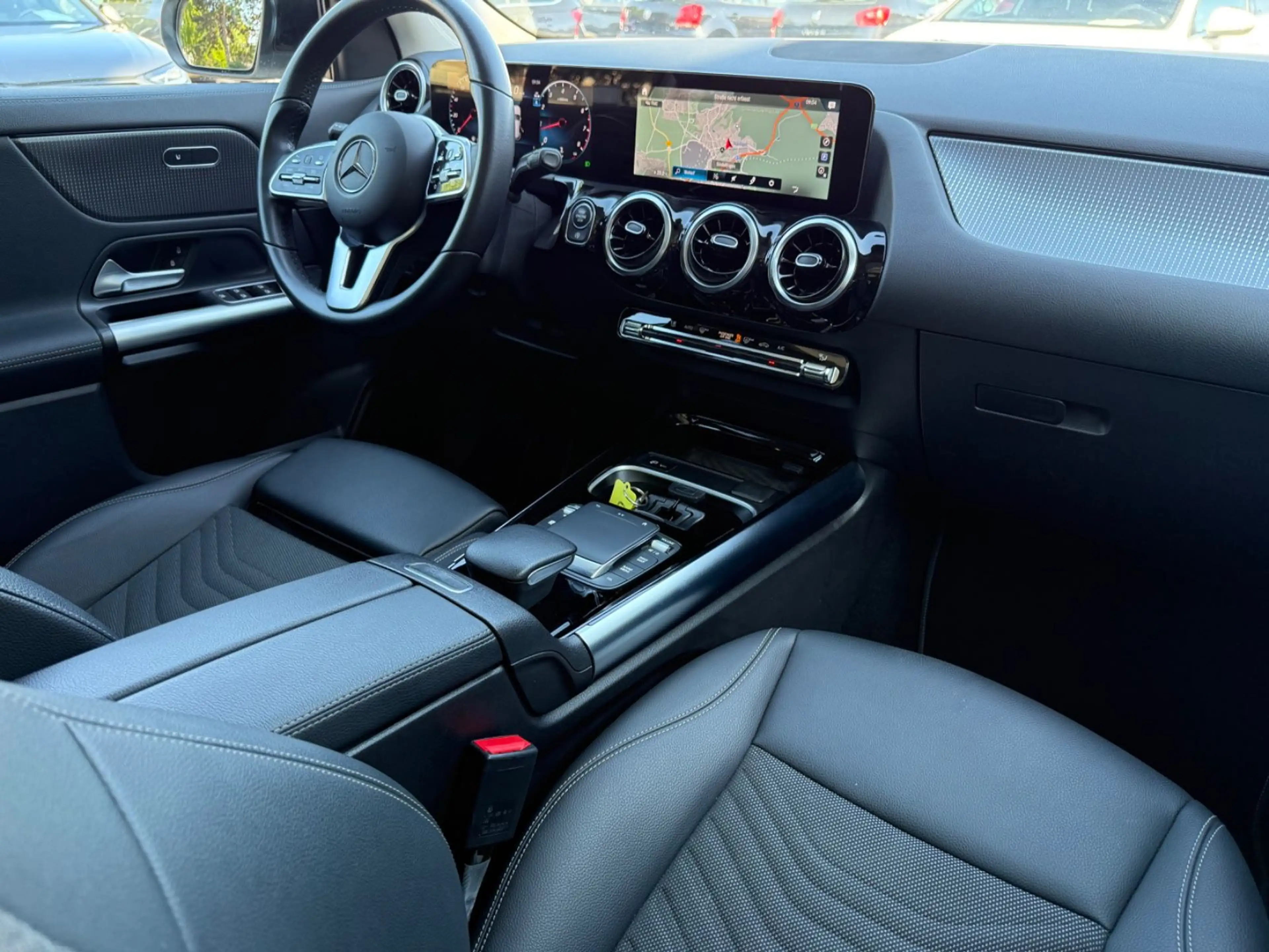 Mercedes-Benz GLA 250 *Panorama+Night-Paket+ Keyless Go+19-Zoll — photo 13