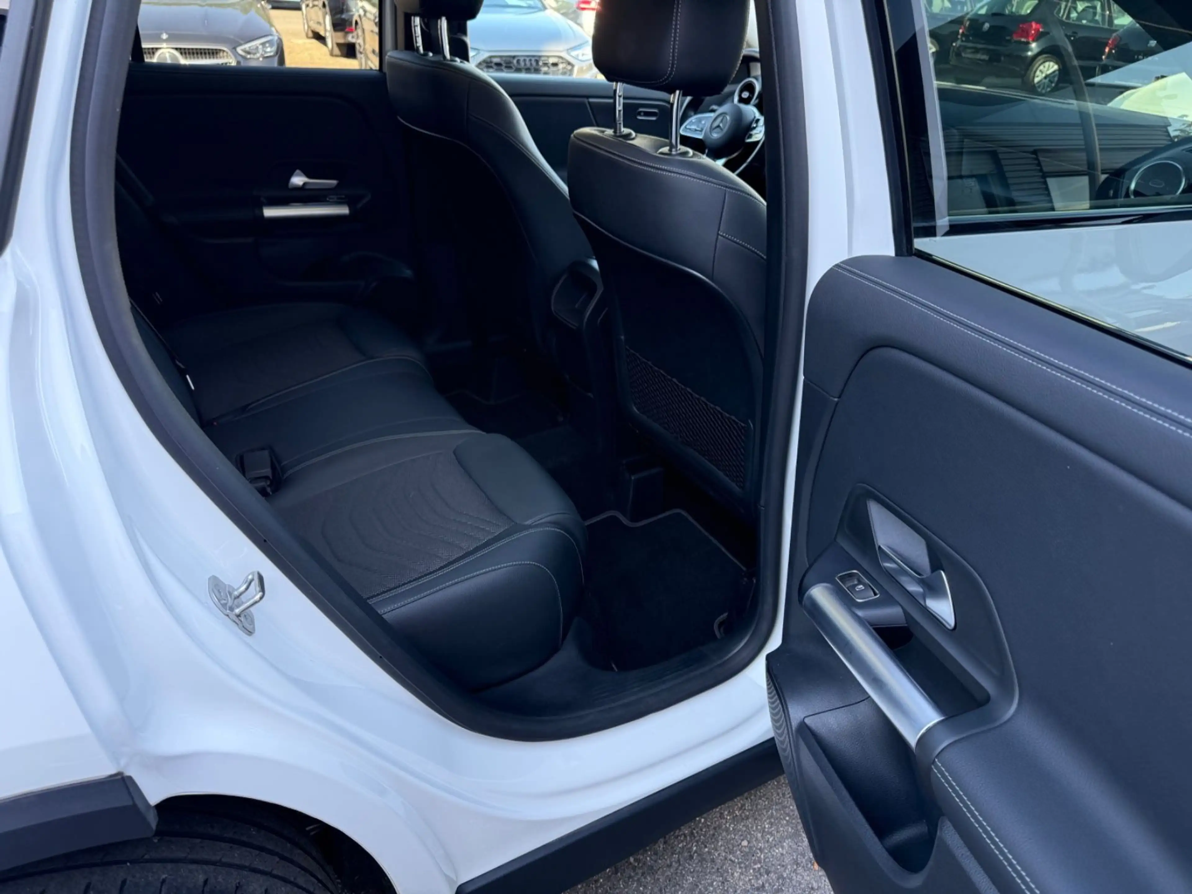 Mercedes-Benz GLA 250 *Panorama+Night-Paket+ Keyless Go+19-Zoll — photo 14
