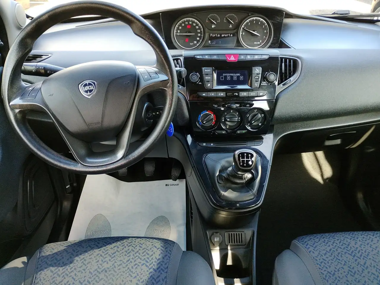 Lancia Ypsilon 2021 — фото 11