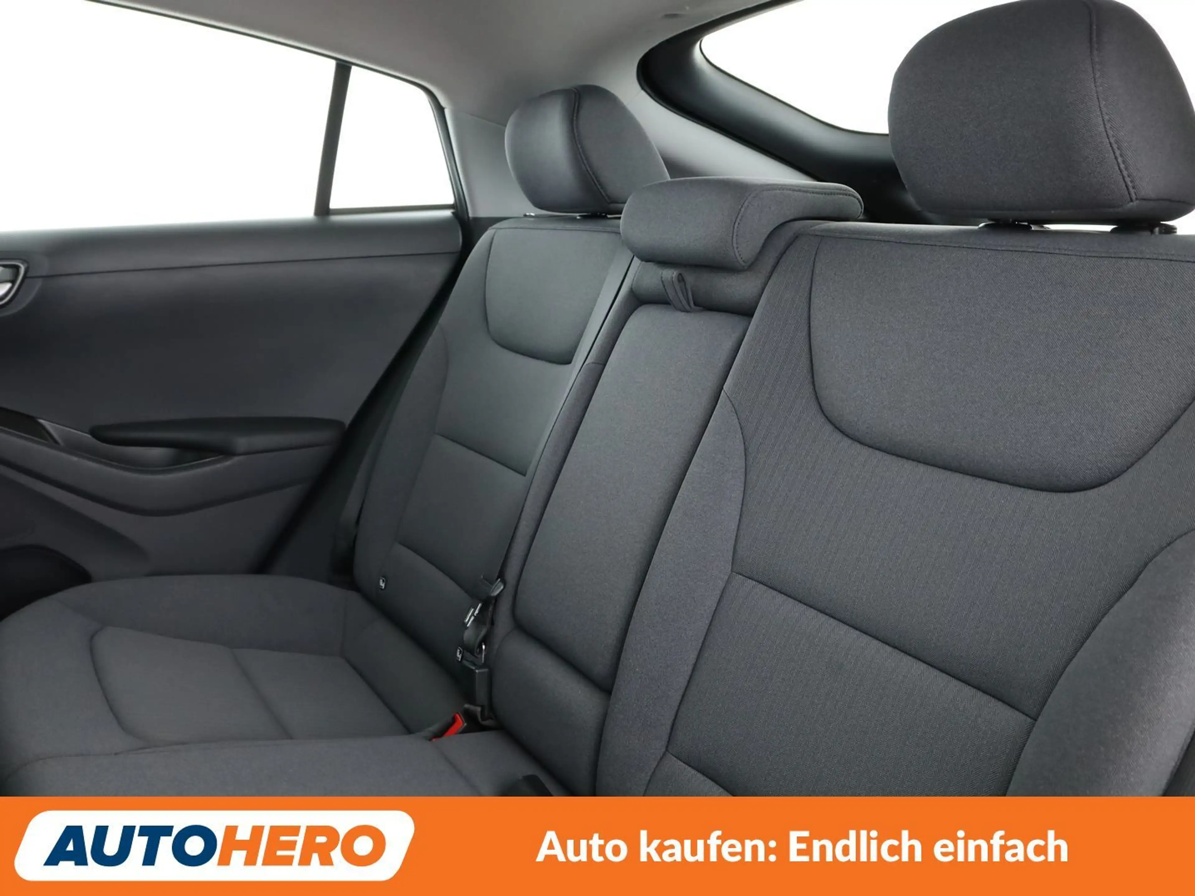 Hyundai IONIQ 1.6 Plug-in Hybrid Trend — photo 14