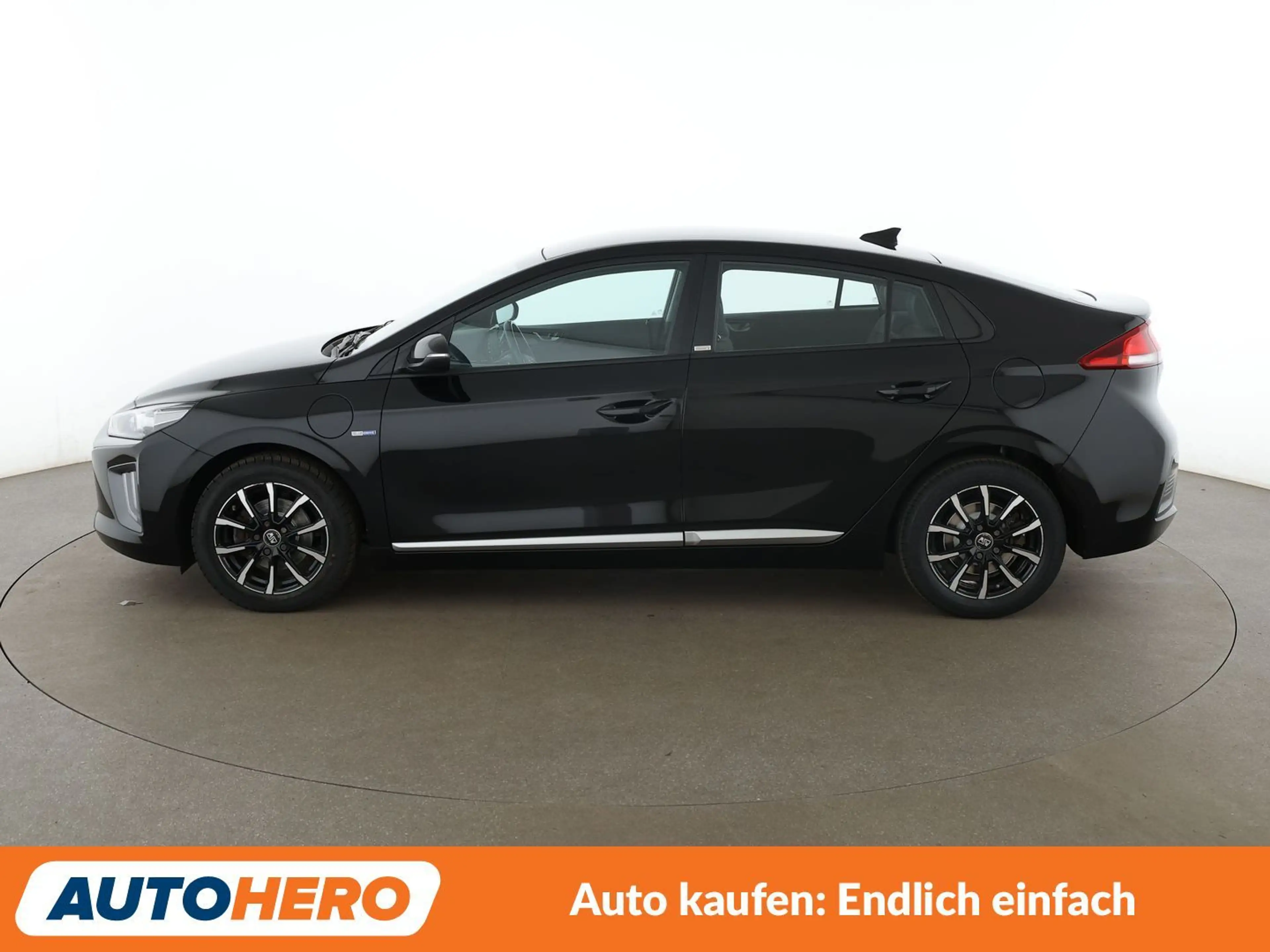 Hyundai IONIQ 1.6 Plug-in Hybrid Trend — photo 3
