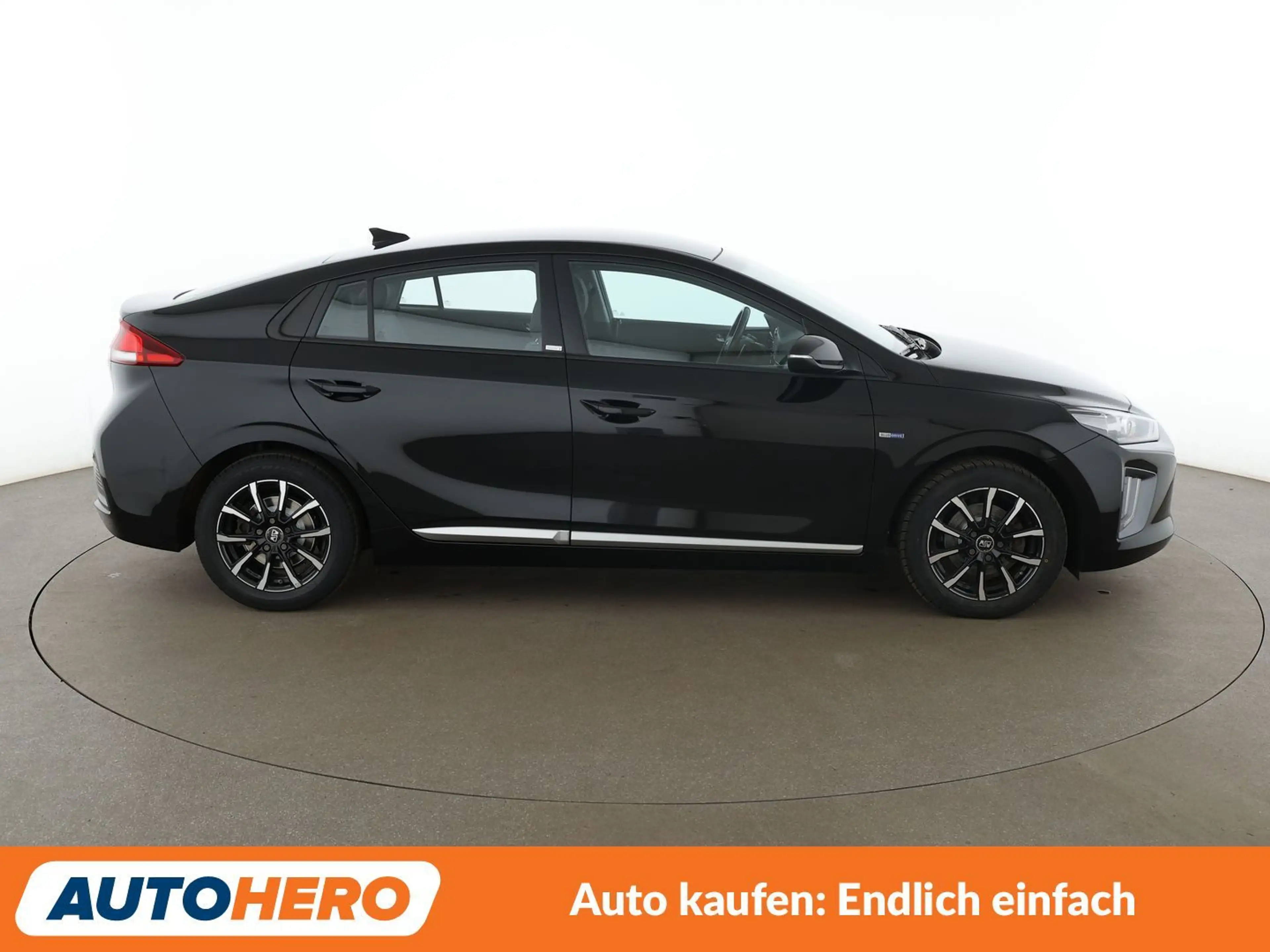 Hyundai IONIQ 1.6 Plug-in Hybrid Trend — photo 7