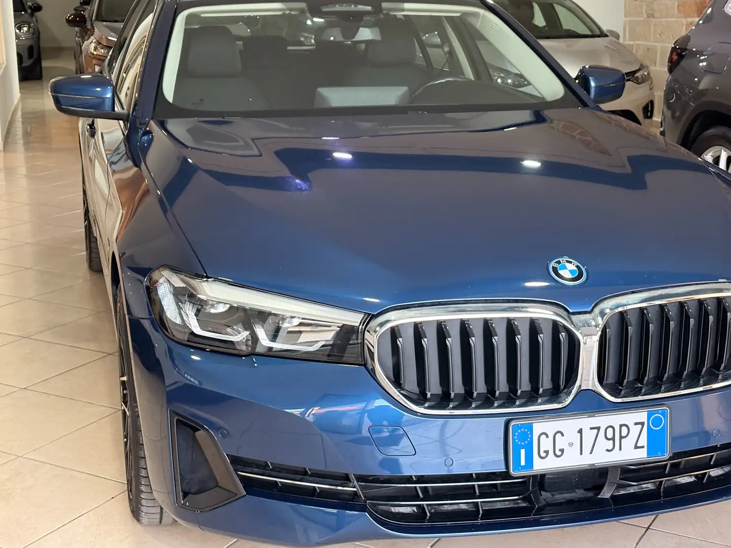 BMW 530 Serie 5 G31 Touring LCI 530e Touring Business auto Blu/Azzurro - 2