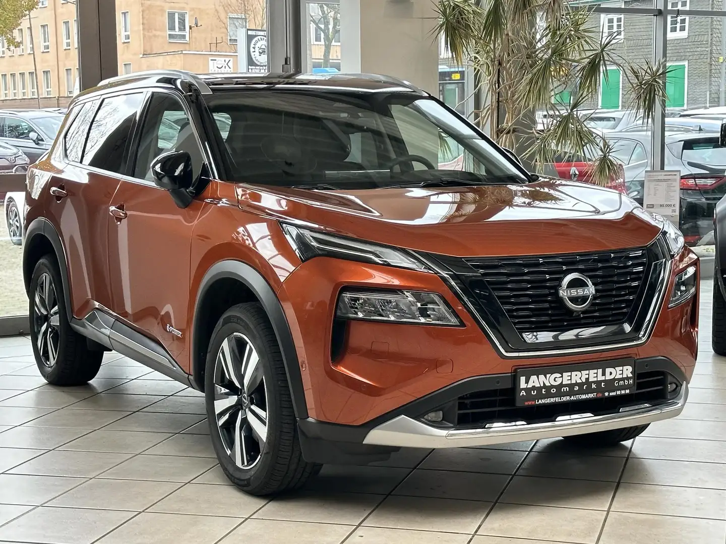Nissan X-Trail X-Trail Tekna 1.5 VC-T e-4ORCE*PANO*HUD*360° narančasta - 1