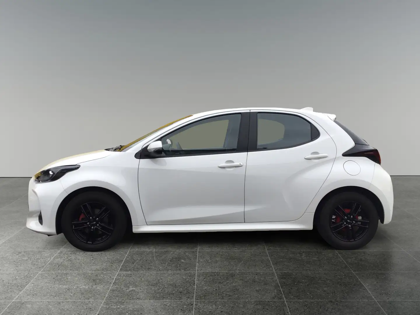 Toyota Yaris 1,0 l Benzin, 5-türig Active       8-fach bereift Weiß - 2