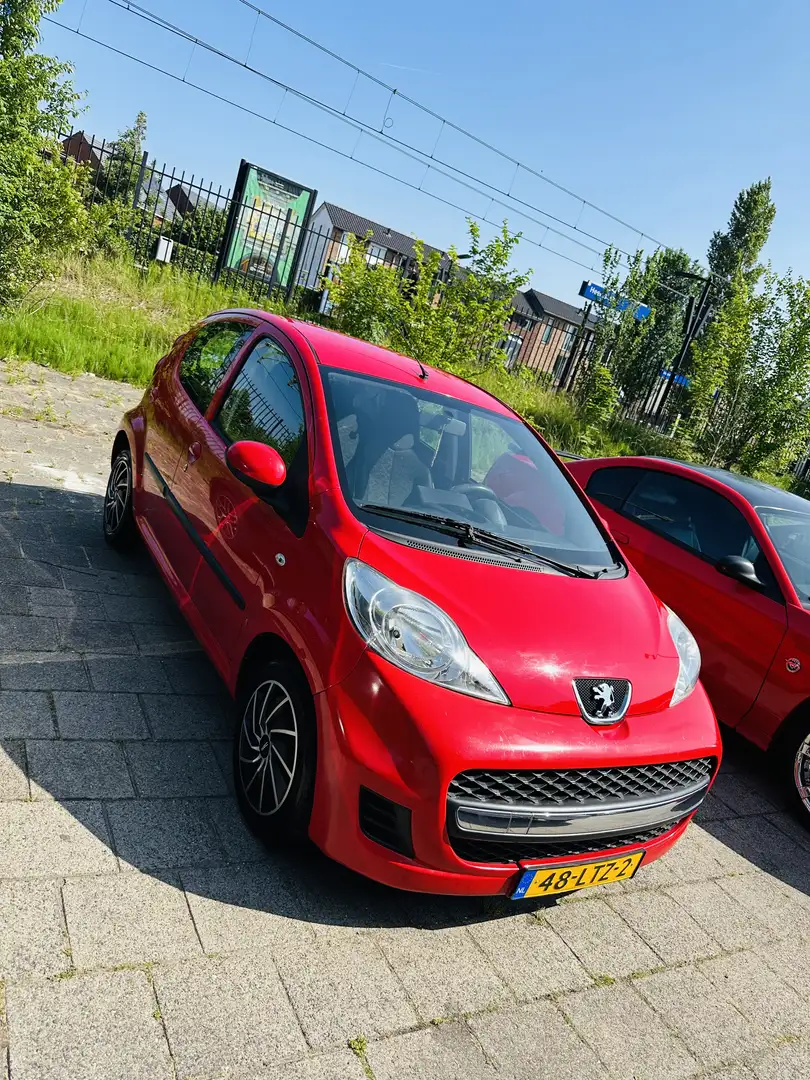 Peugeot 107 Peugeot 107 NL auto Rood - 2