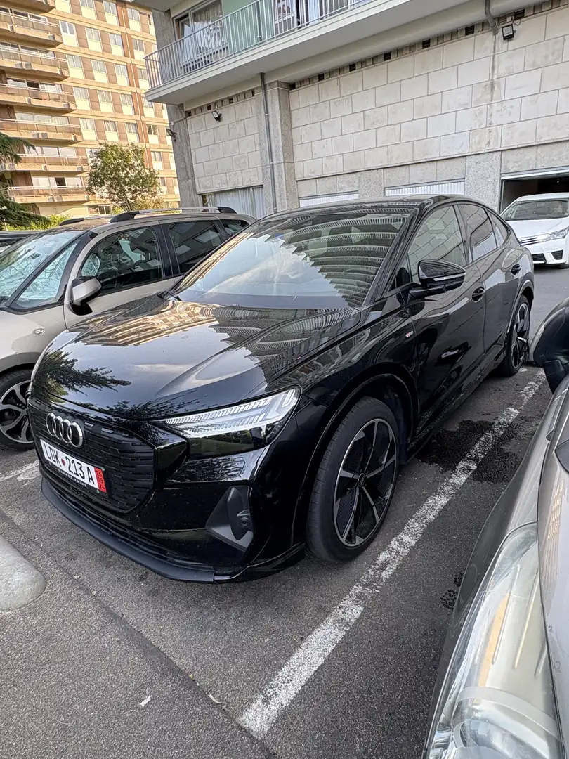 Audi Q4 e-tron - 1