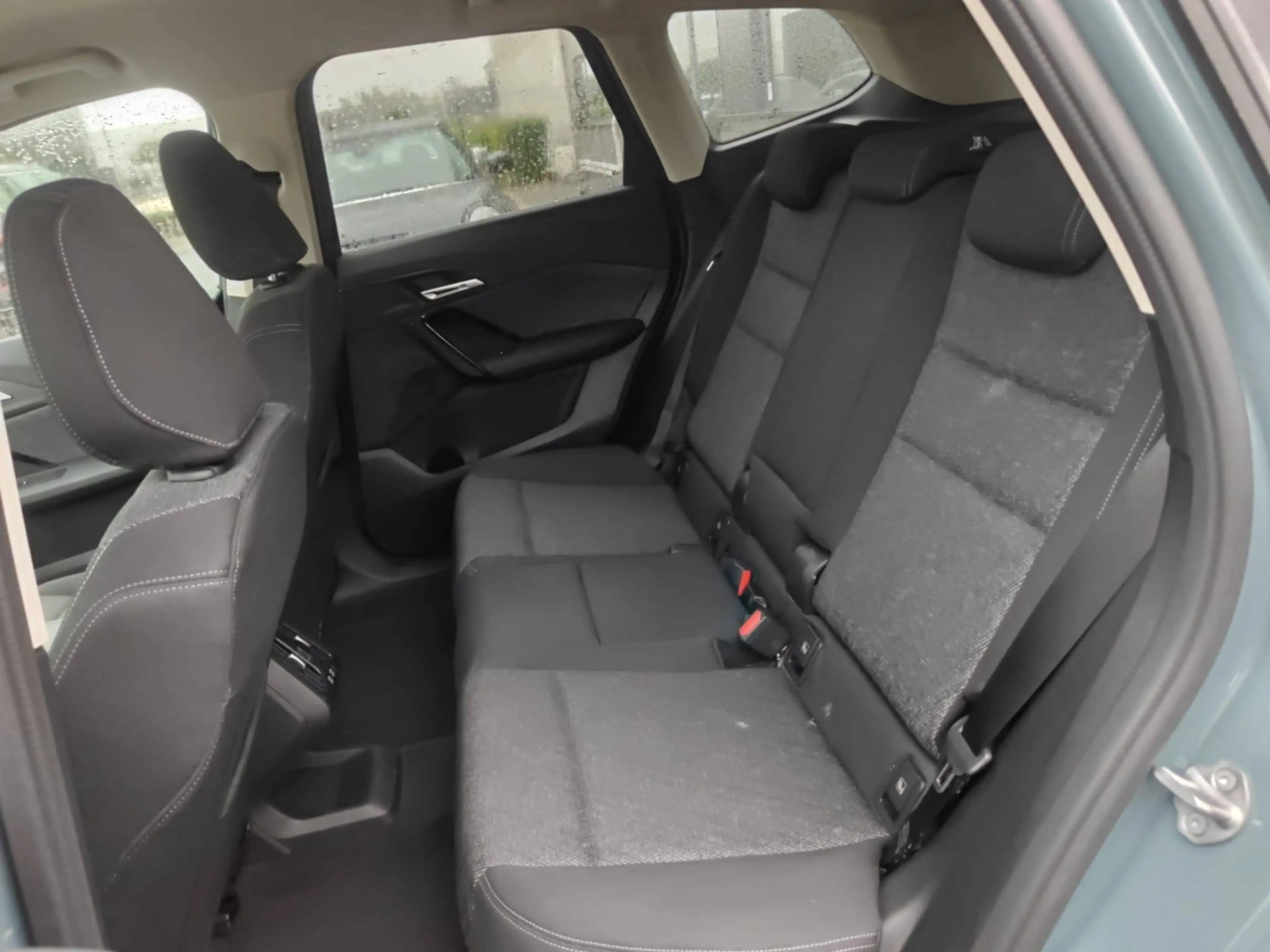 BMW iX1 eDrive20 / Cruise / LED / apple / CAM / Zetelverwarming / 17" — photo 8