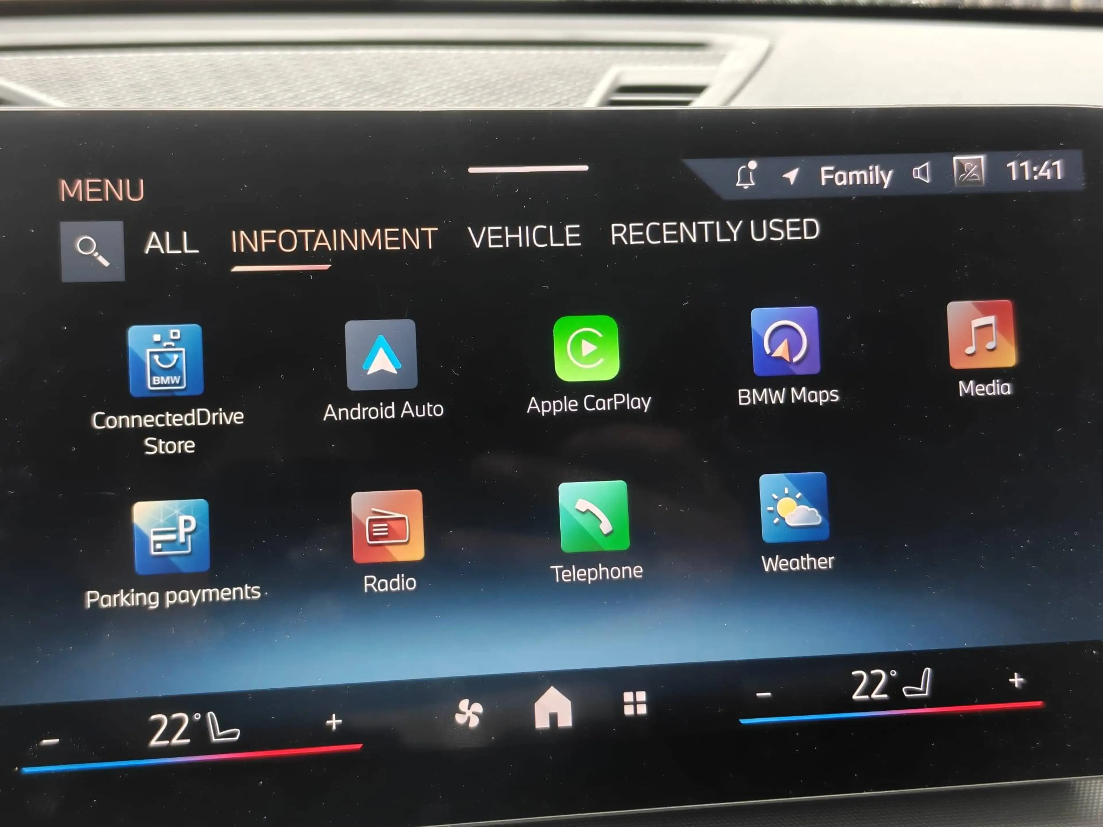 BMW iX1 eDrive20 / Cruise / LED / apple / CAM / Zetelverwarming / 17" — photo 10