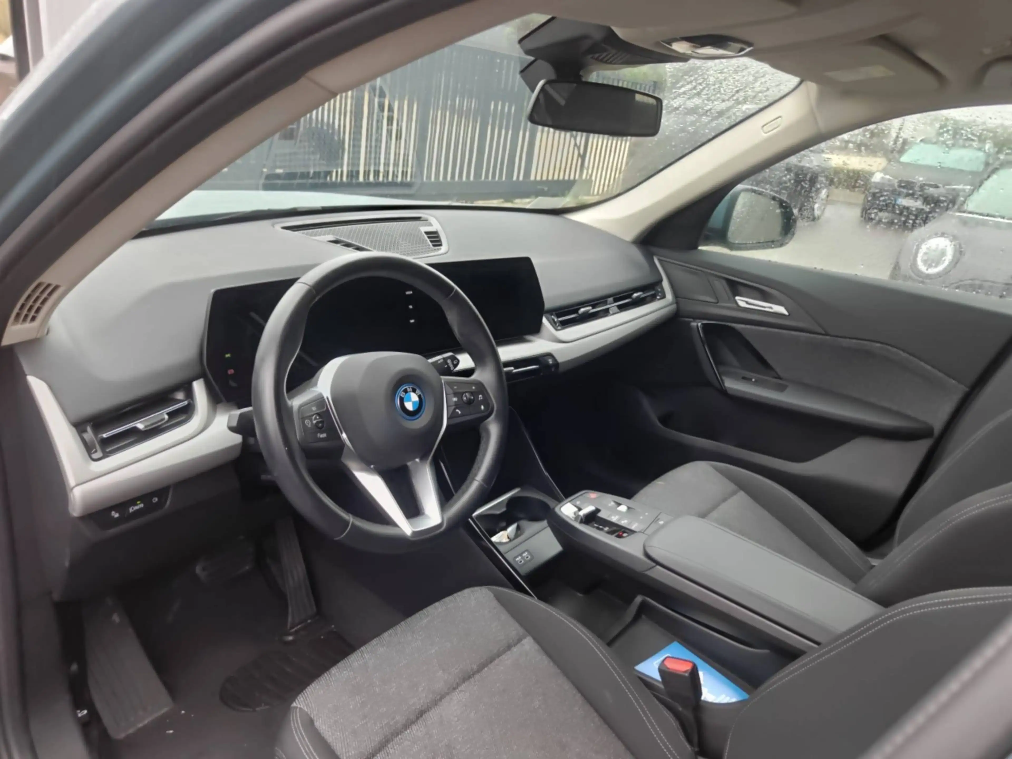 BMW iX1 eDrive20 / Cruise / LED / apple / CAM / Zetelverwarming / 17" — photo 6