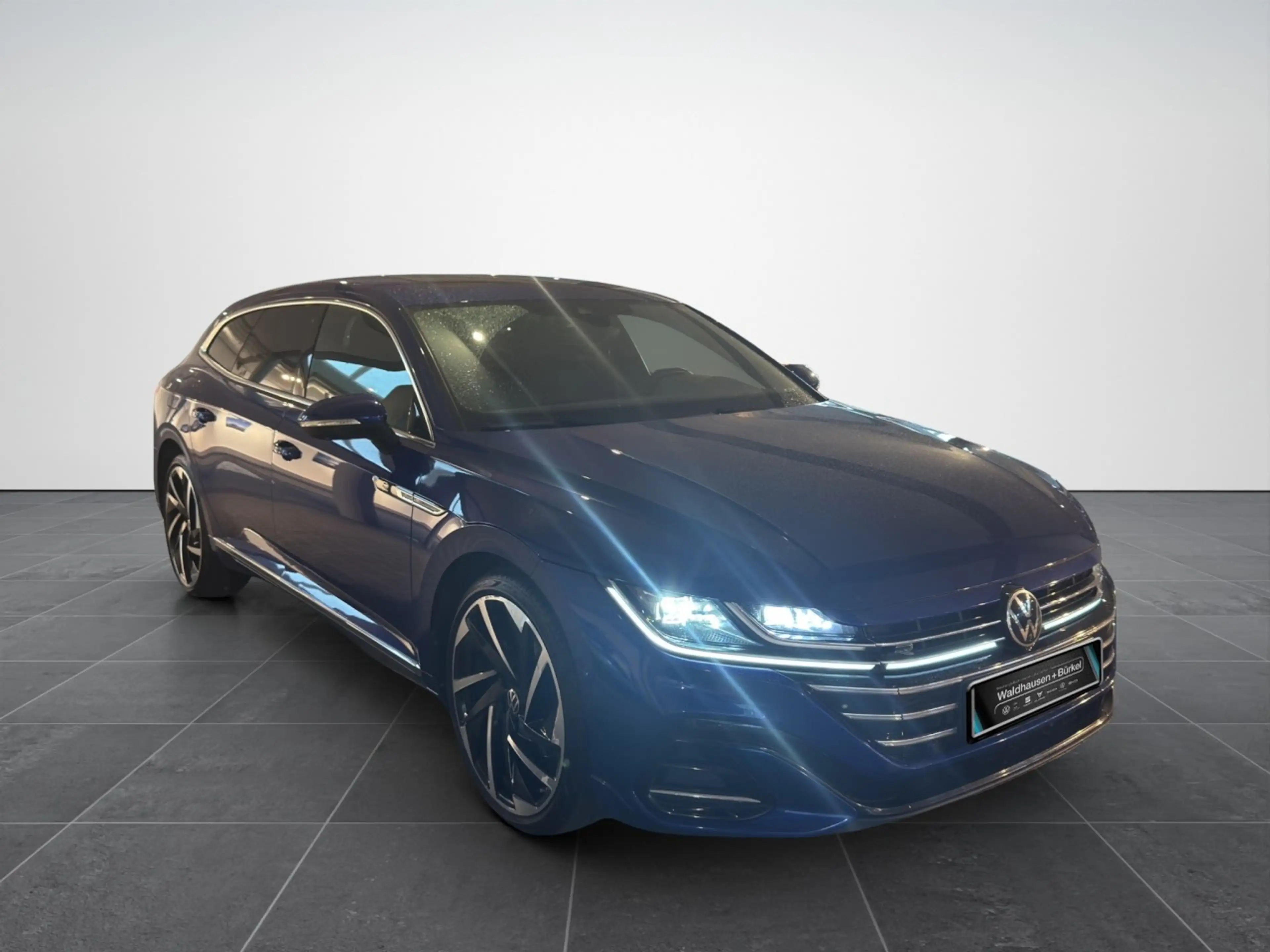 Volkswagen Arteon Shooting Brake 2.0 TDI DSG R-Line Klima Navi — photo 8