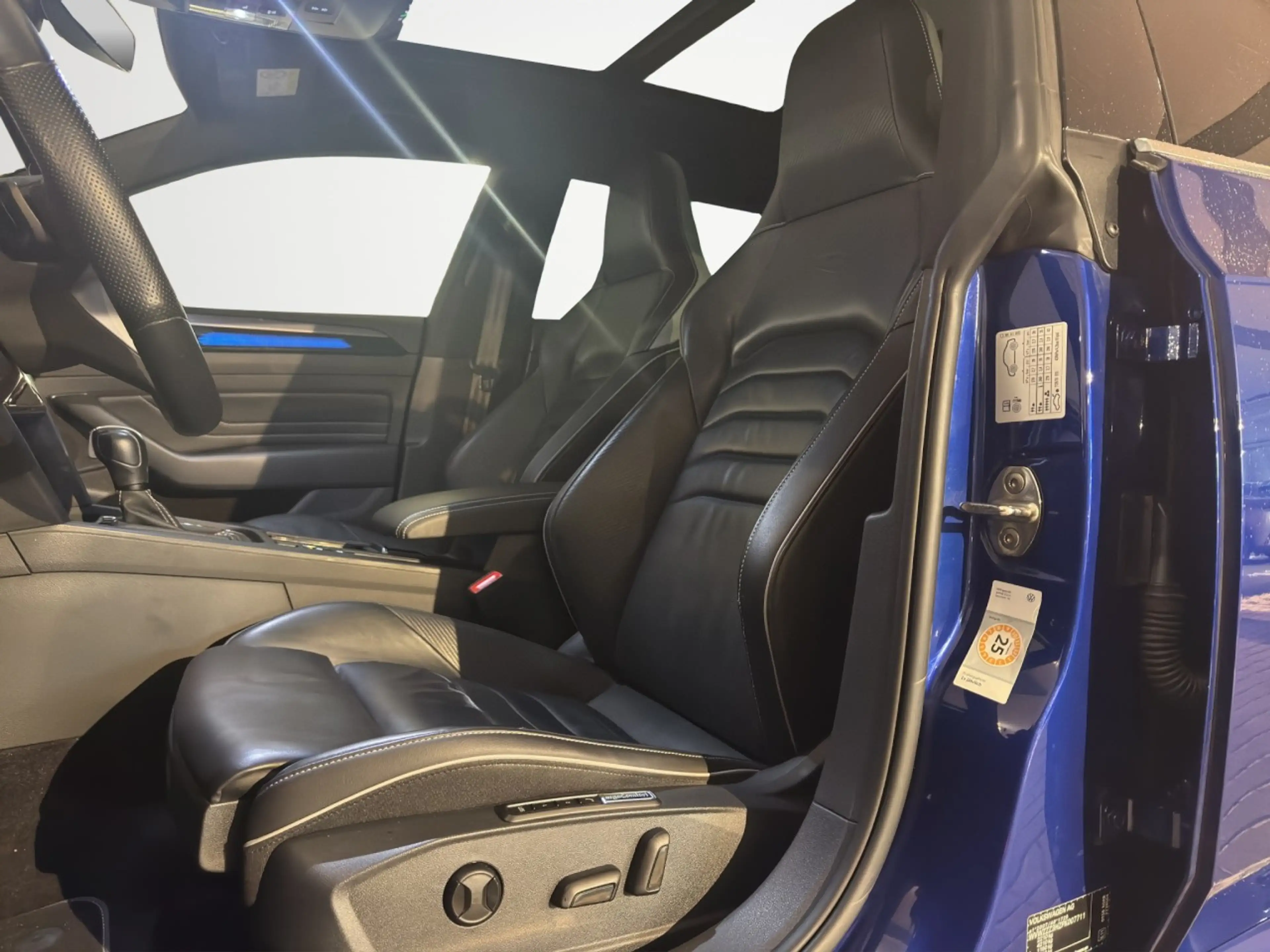 Volkswagen Arteon Shooting Brake 2.0 TDI DSG R-Line Klima Navi — photo 9