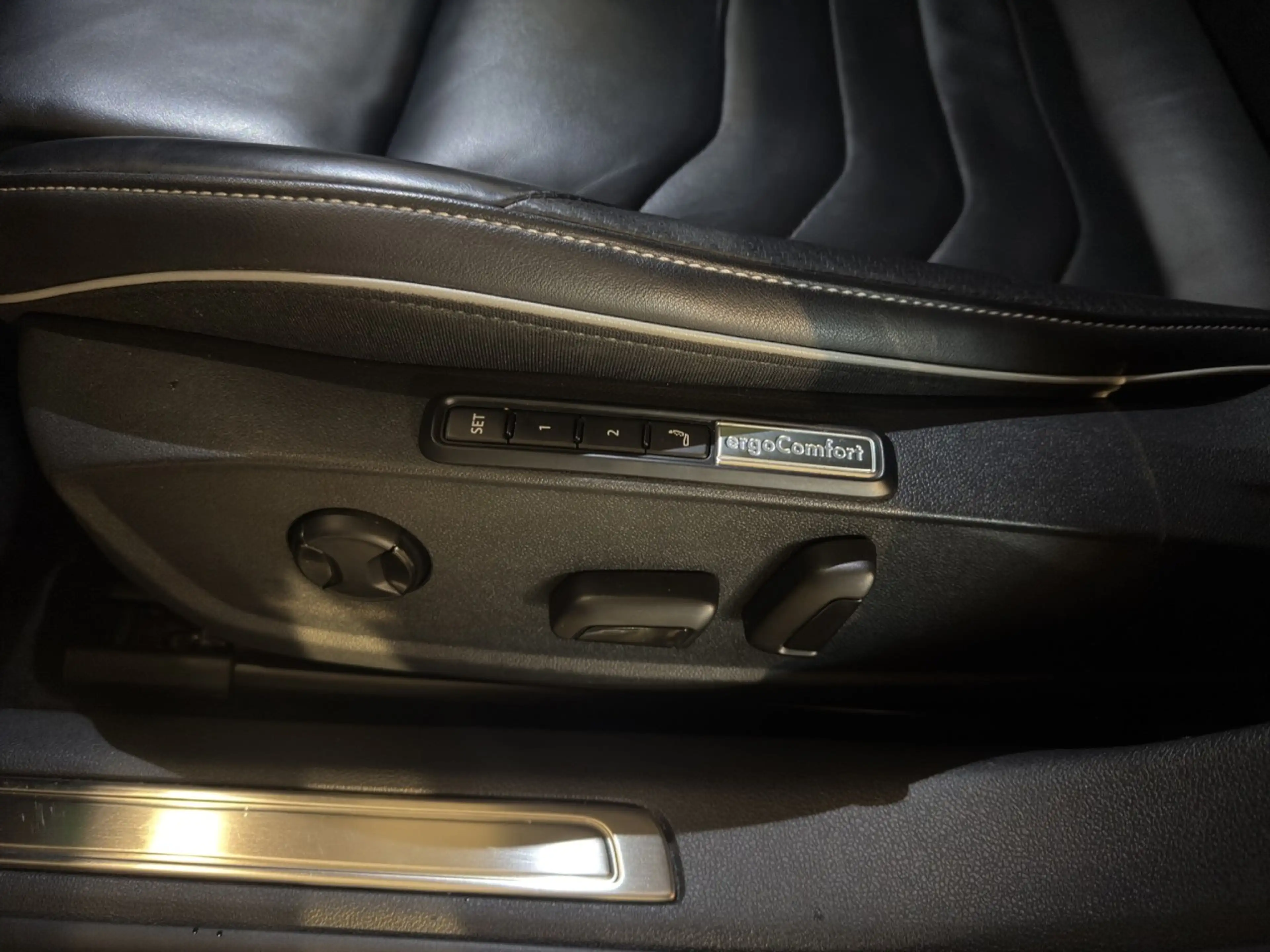 Volkswagen Arteon Shooting Brake 2.0 TDI DSG R-Line Klima Navi — photo 10