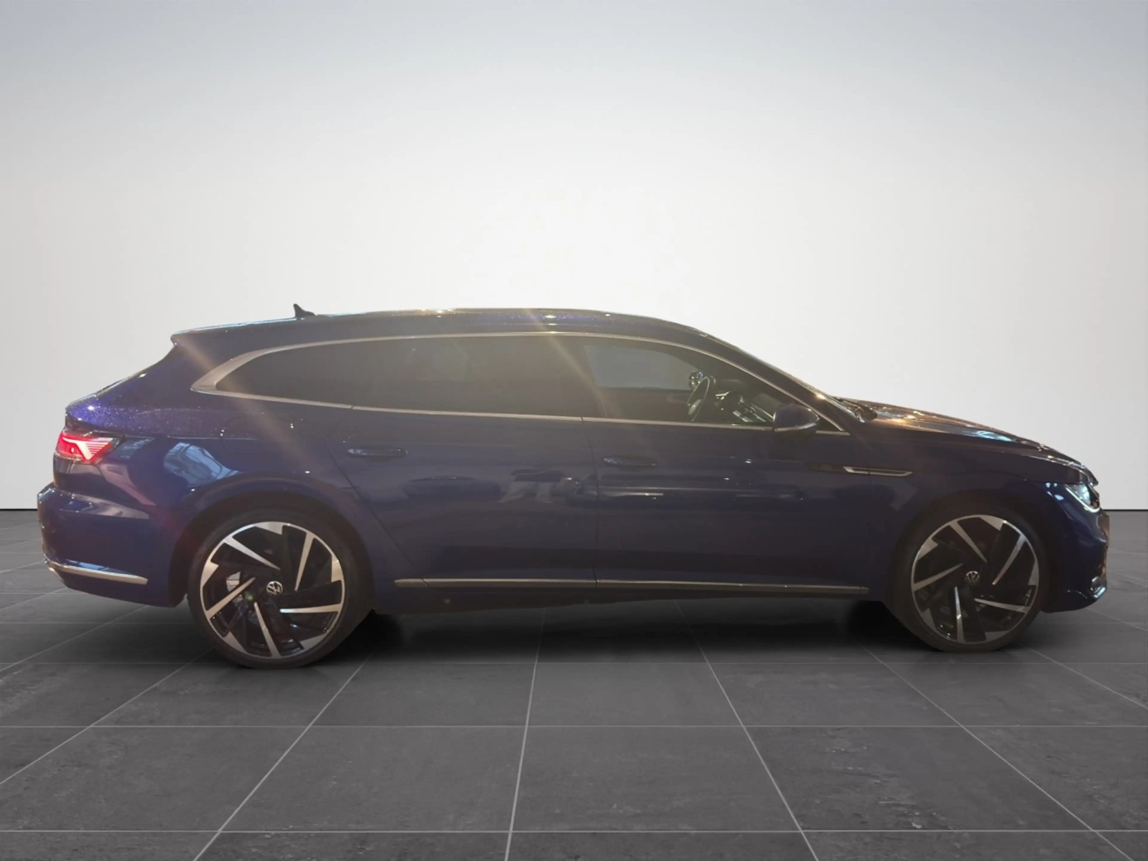Volkswagen Arteon Shooting Brake 2.0 TDI DSG R-Line Klima Navi — photo 7