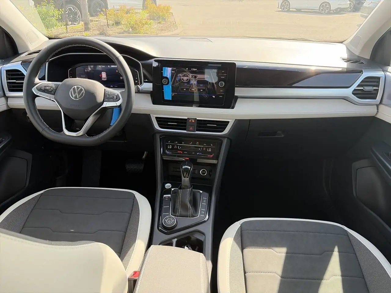 Volkswagen Taos снимка Volkswagen Taos