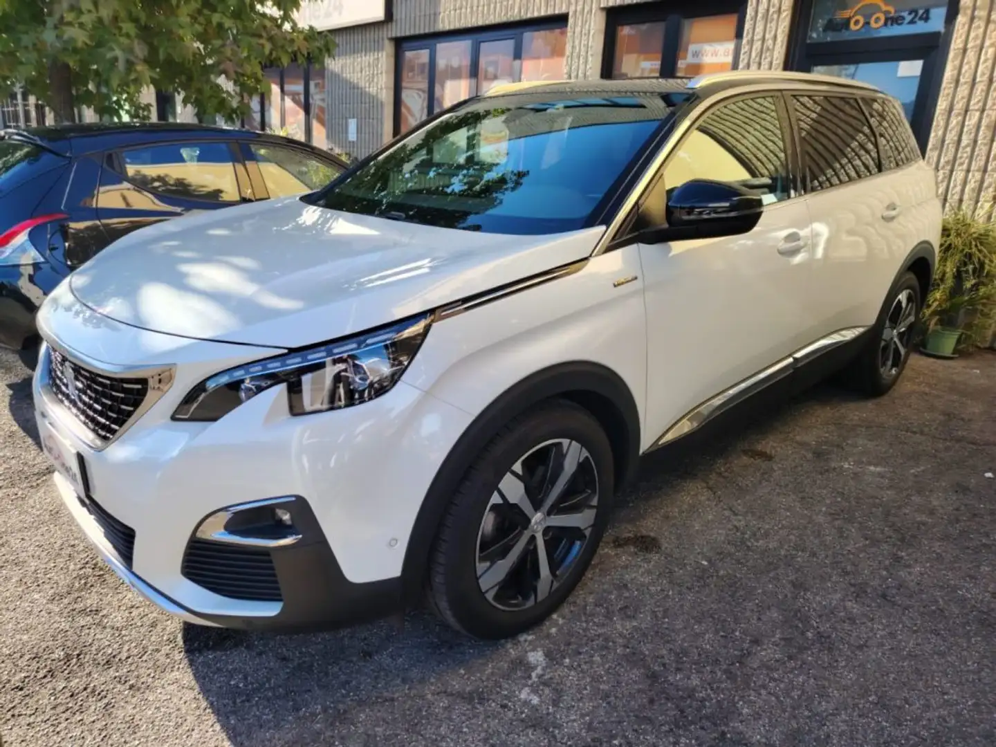 Peugeot 5008 BlueHDi 130 S&S EAT8 GT Line 7 POSTI - EURO 6D Bianco - 1