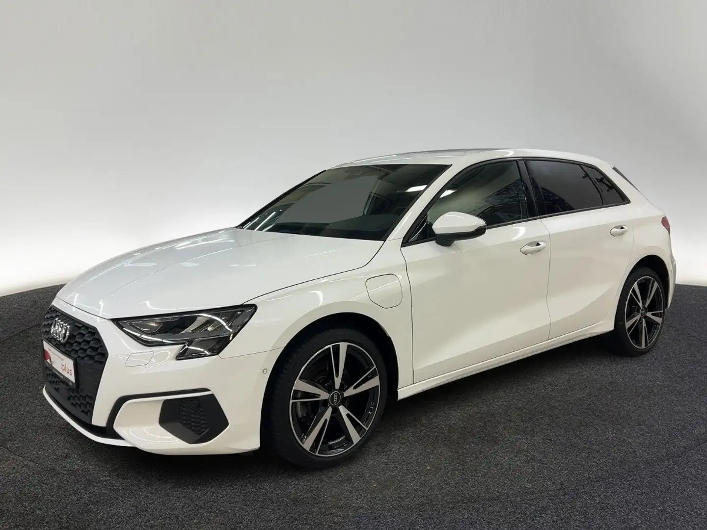Audi A3 40 TFSI e S tronic S line Navi Sitz Weiß - 2