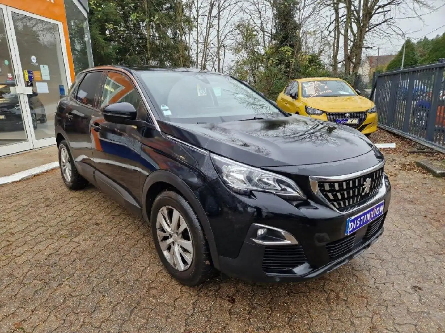 Peugeot 3008 1.2i - 130 - ACTIVE BUSINESS Schwarz - 2