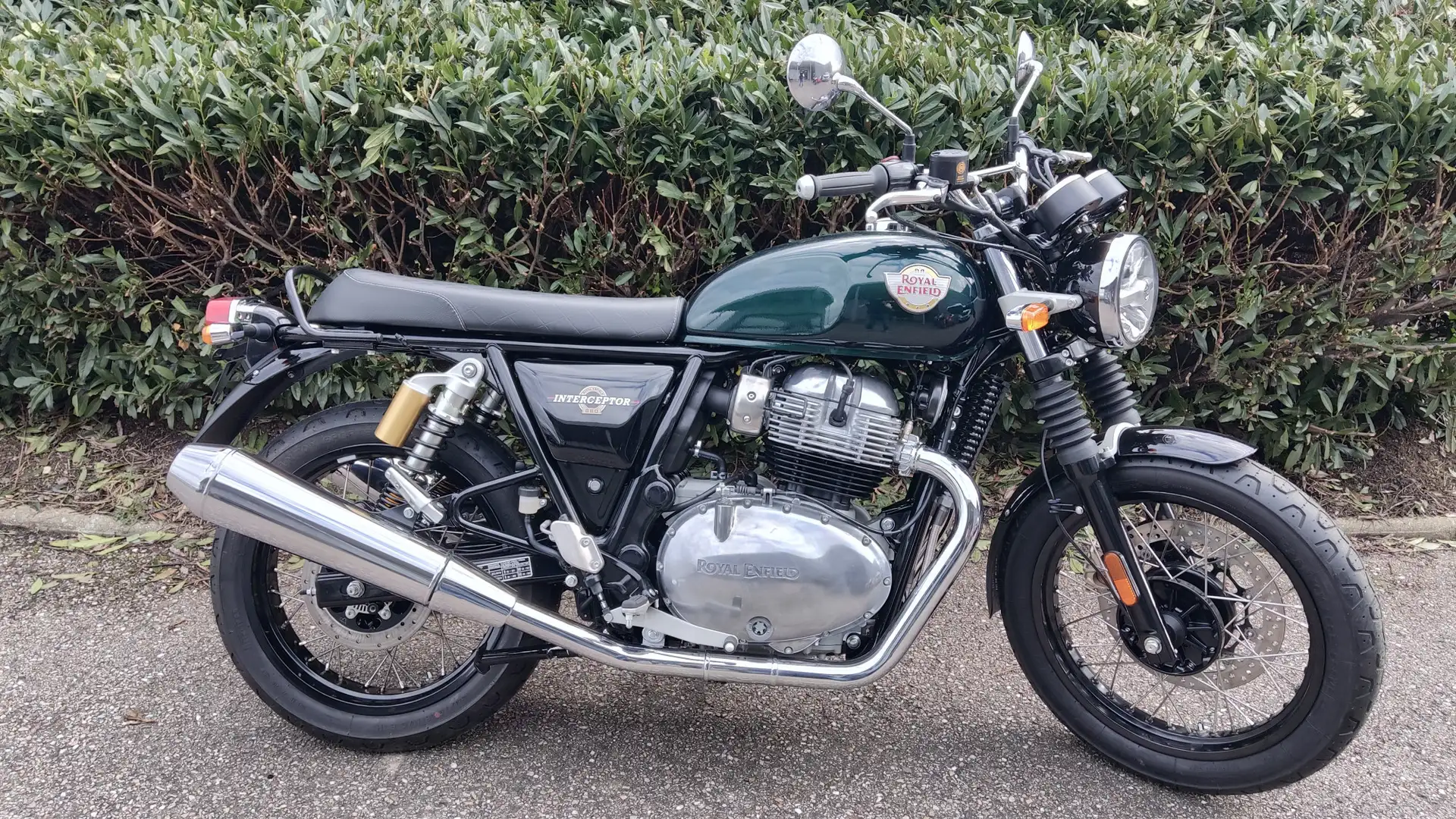 Royal Enfield Interceptor Vert - 2