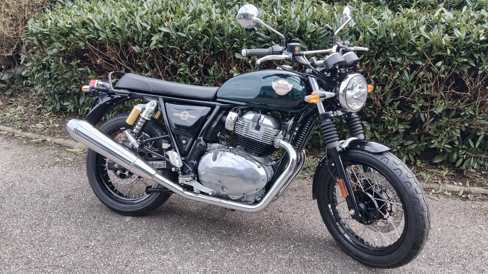 Royal Enfield Interceptor Vert - 1