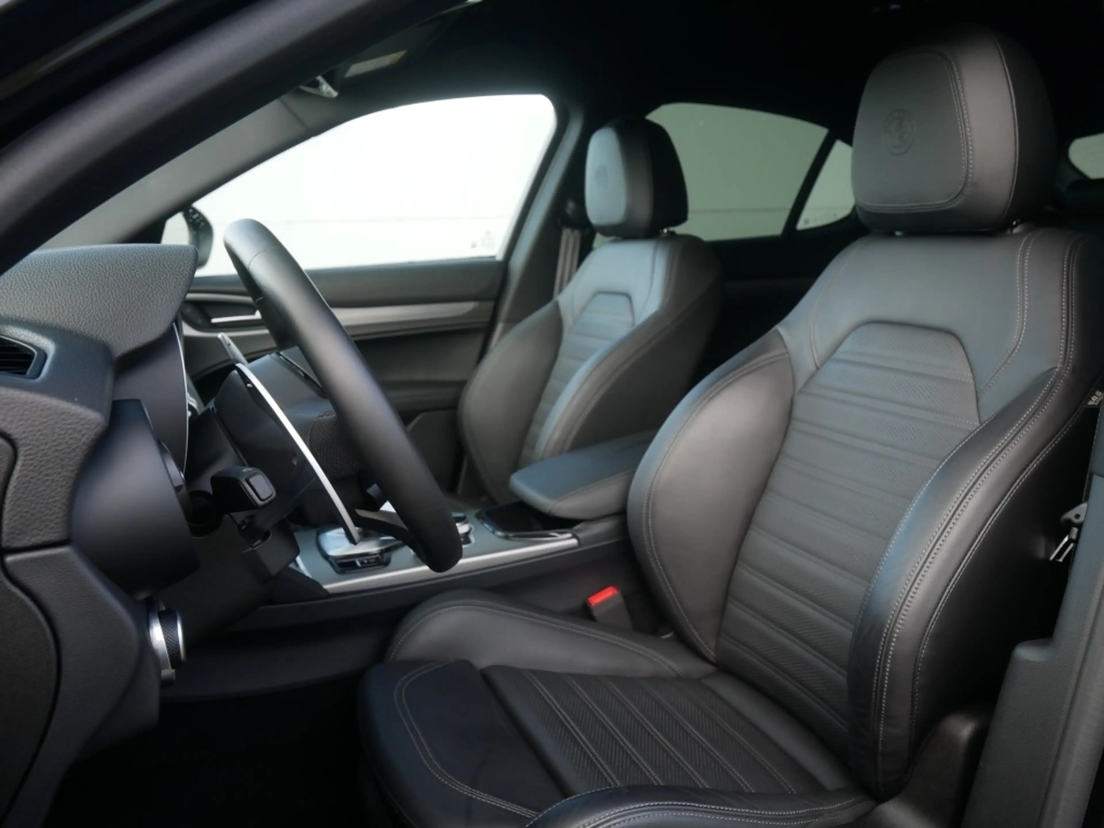 Alfa Romeo Stelvio VELOCE 2.2 DIESEL 16V 210 PS AT8 Q4 TECHNOLOGIE AH — photo 13
