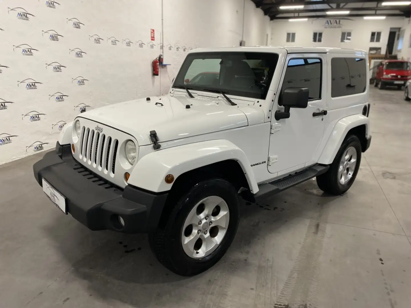 Jeep Wrangler 2.8CRD Sahara Aut. Blanc - 1
