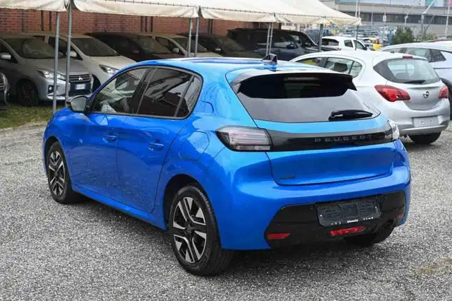 Peugeot 208 view 4
