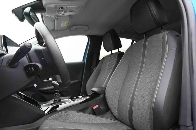 Peugeot 208 view 10