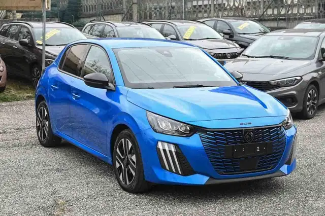 Peugeot 208 view 2