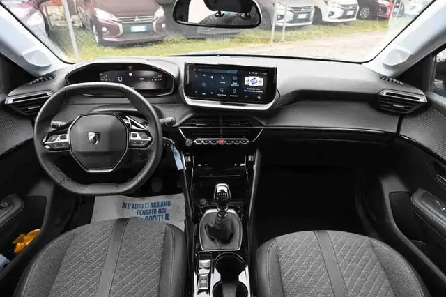 Peugeot 208 view 7