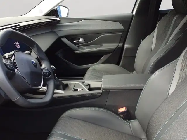 Peugeot 308 view 5