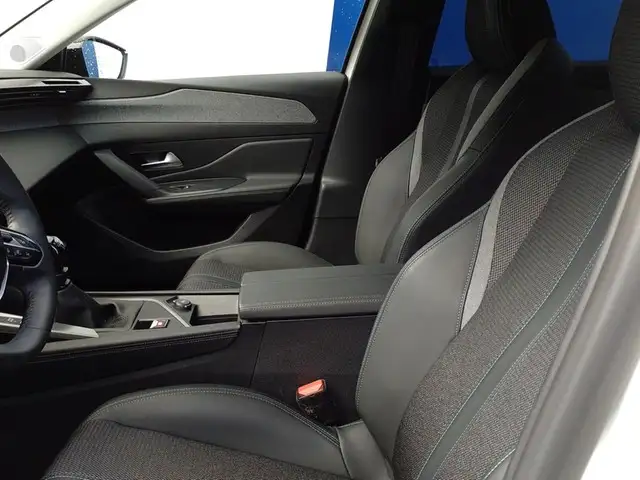 Peugeot 308 view 6