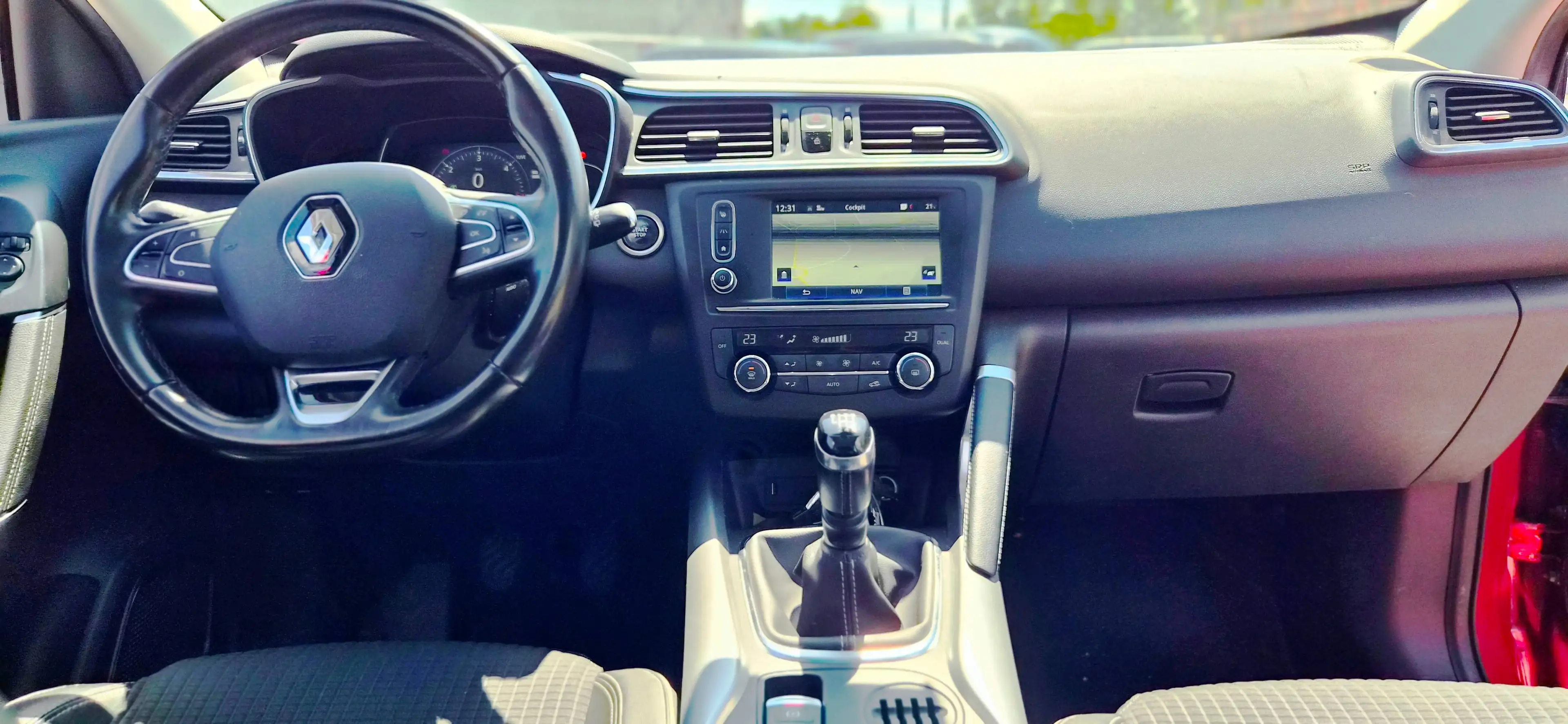 Renault Kadjar Bose Edition/2Hand/Teilleder/Panoramadach/Anhängerkupplung /Navi/Kamera/Allwetterreifen/ — photo 15