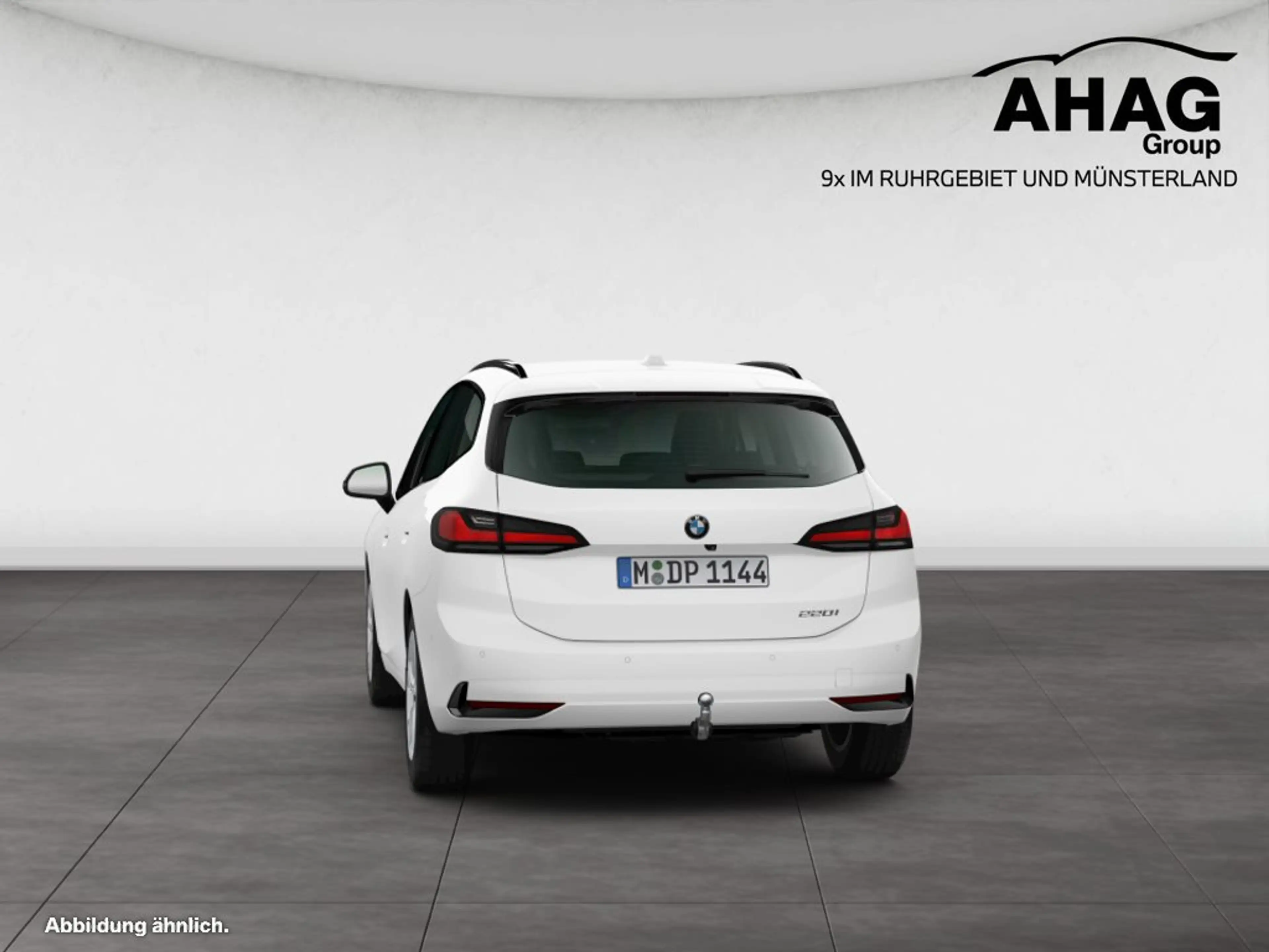 BMW 220 i Active Tourer — photo 7