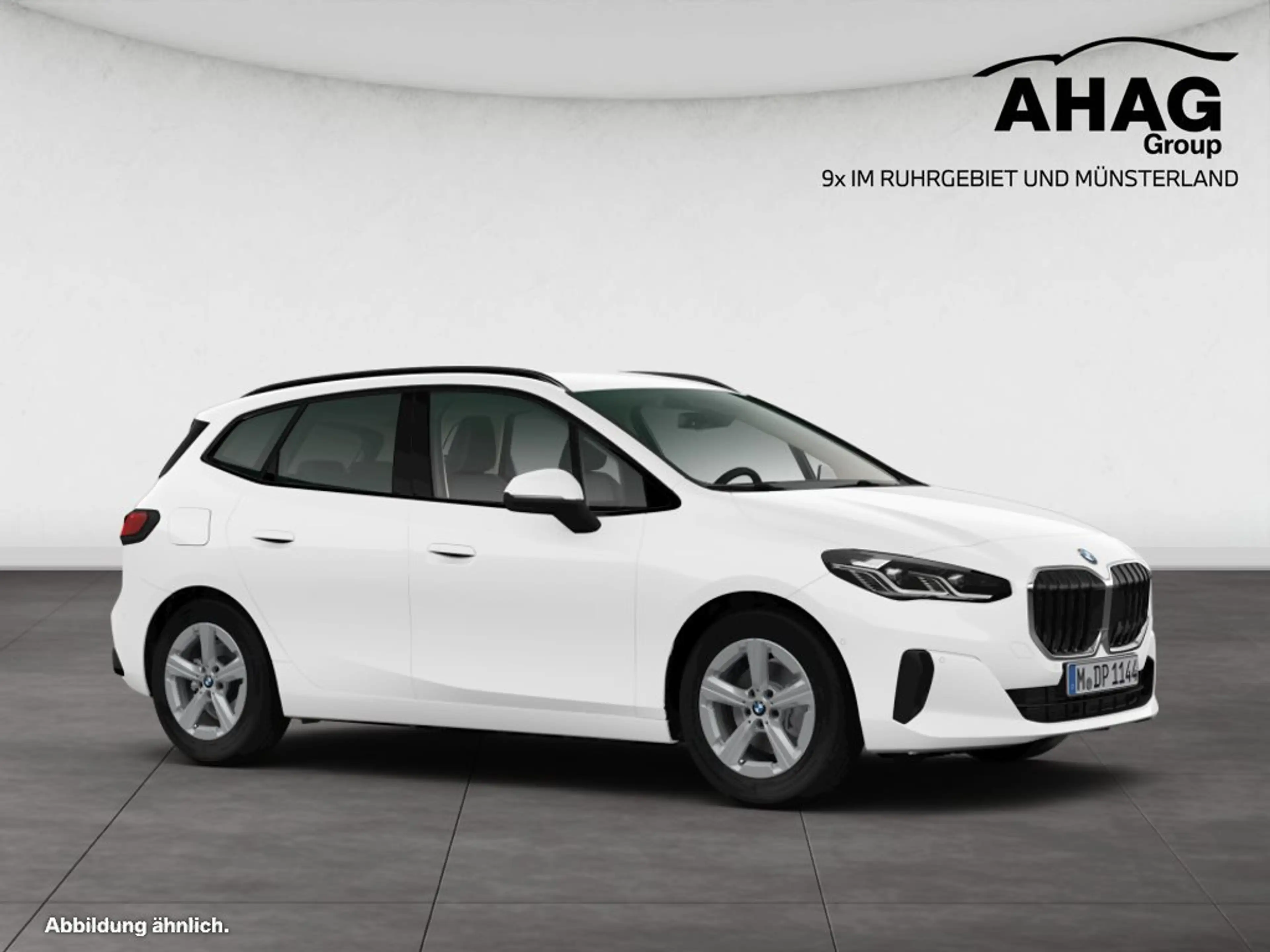 BMW 220 i Active Tourer — photo 9