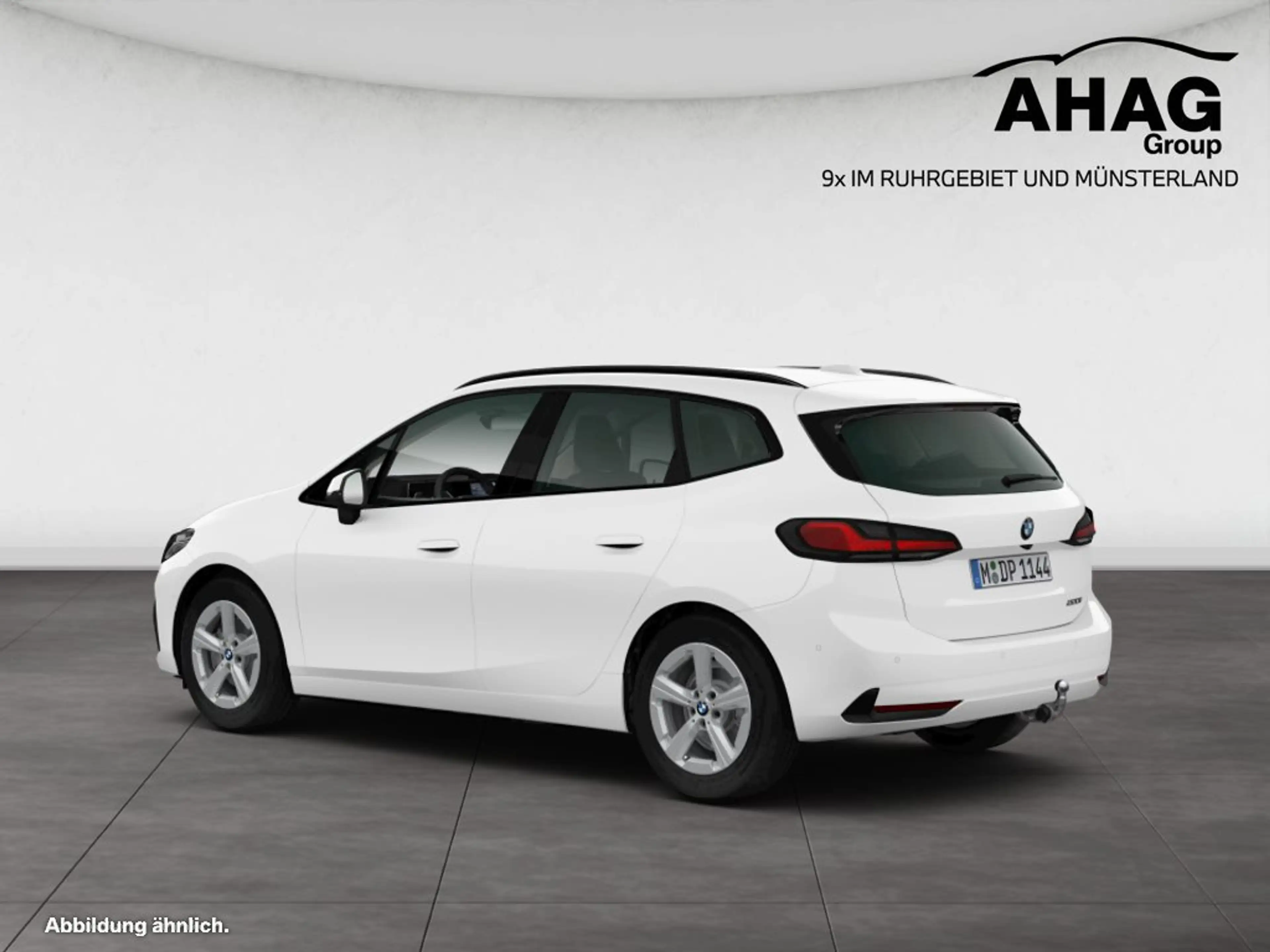 BMW 220 i Active Tourer — photo 6
