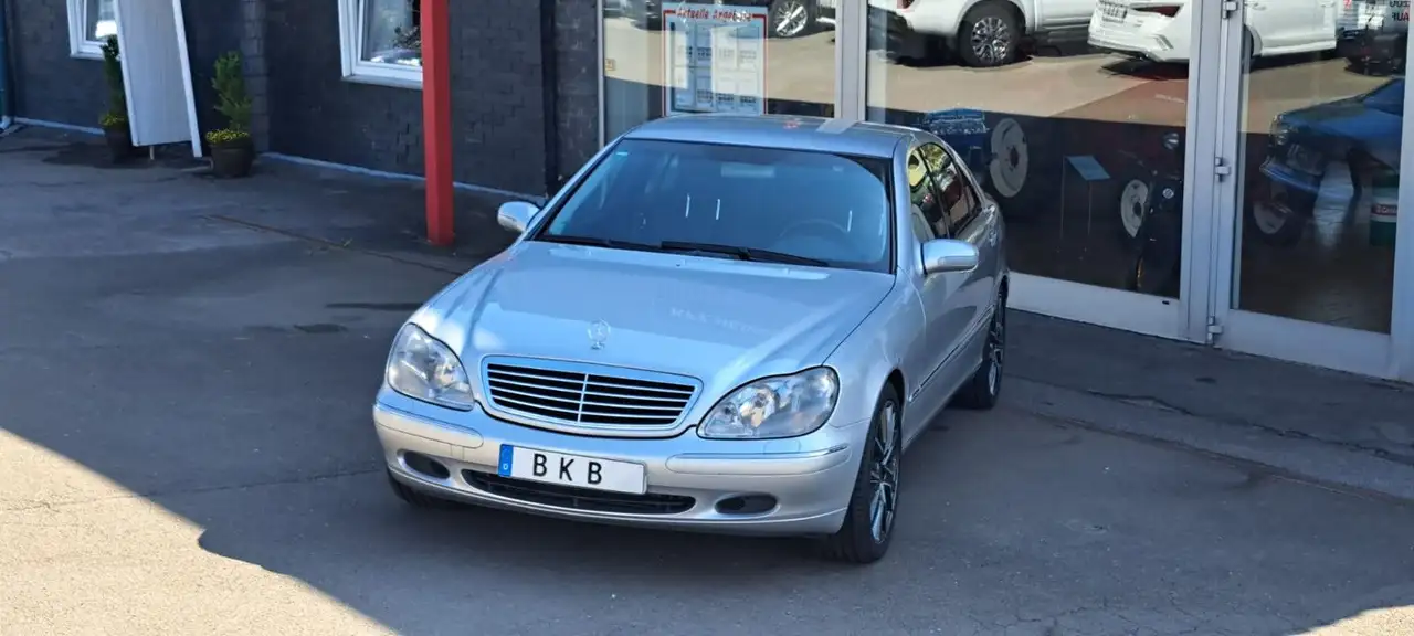 Mercedes-Benz S 320