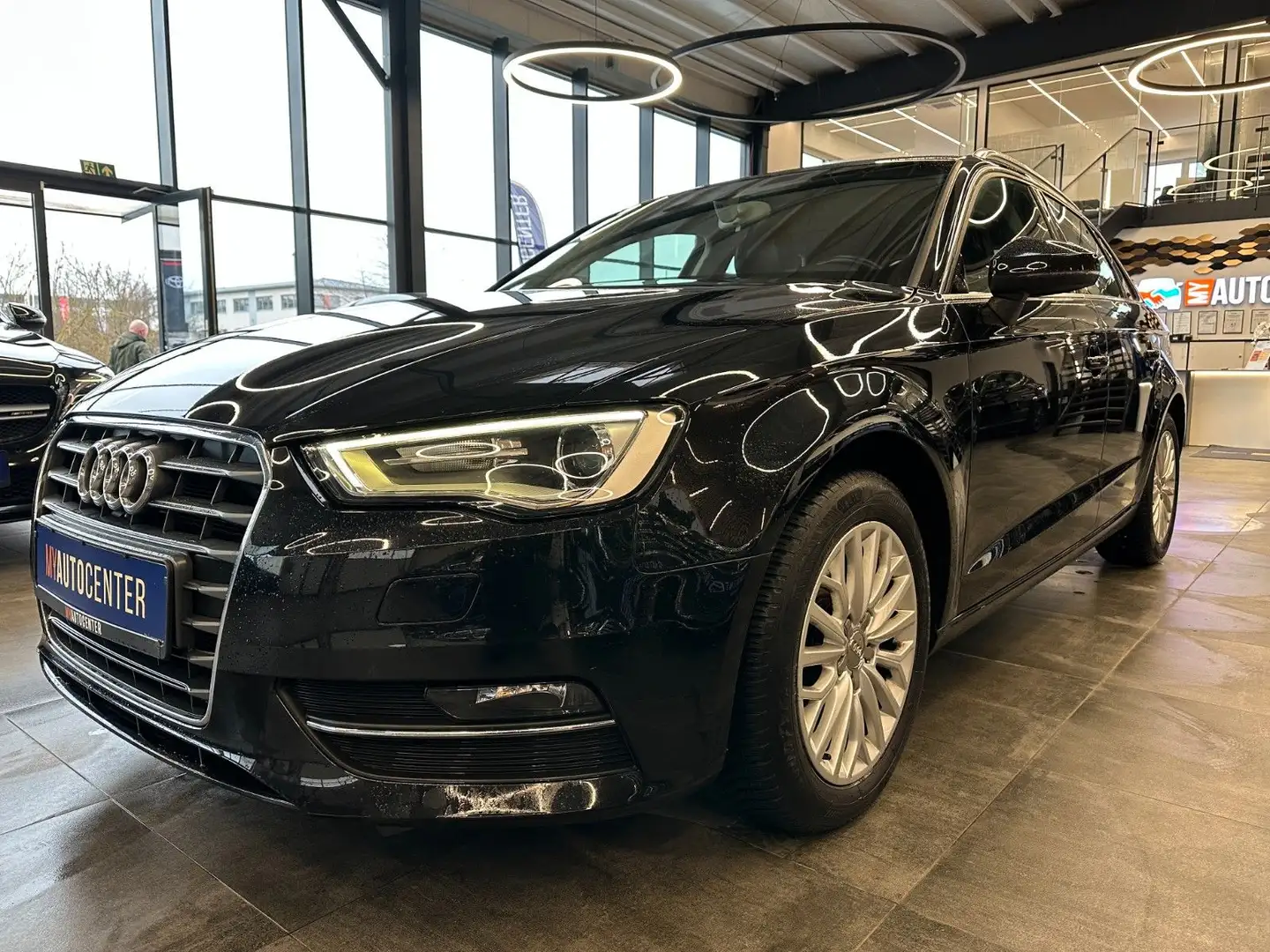 Audi A3 Sportback ambiente *2. Hand*AHK*Bluetooth*SHZ Black - 2